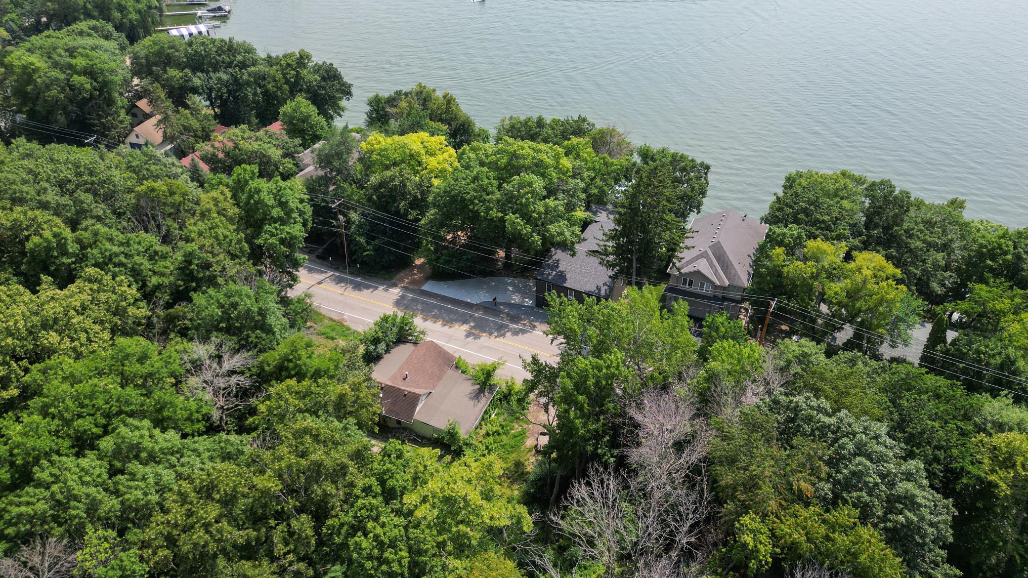4736 N Shore Drive Property Photo 18