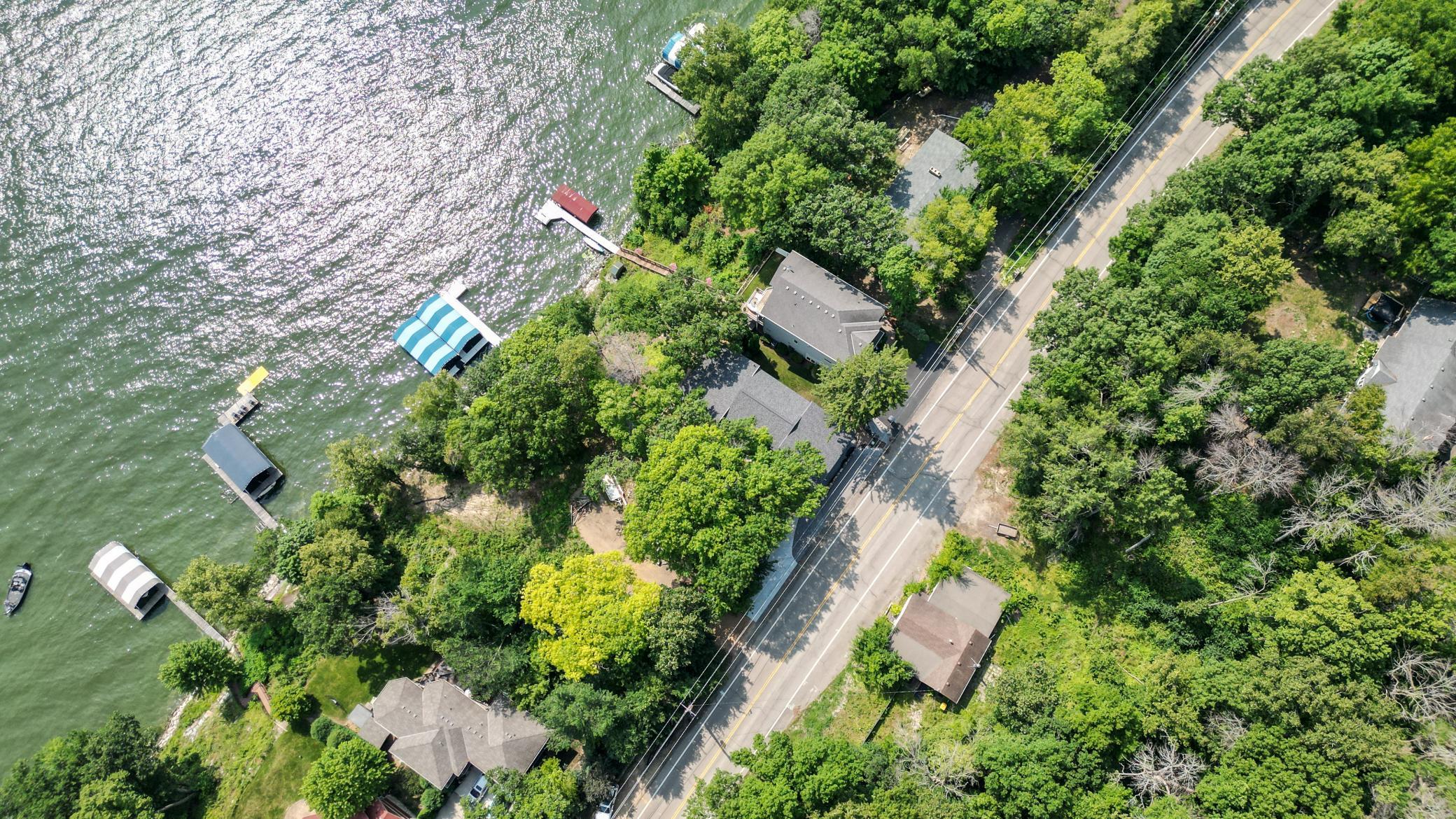 4736 N Shore Drive Property Photo 20