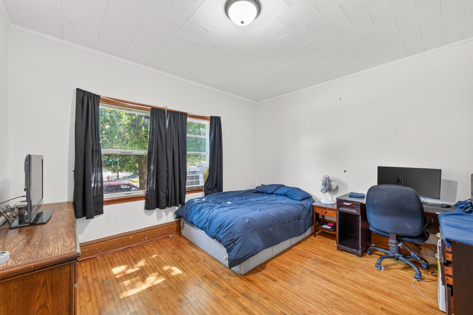 725 California Avenue E Property Photo 9