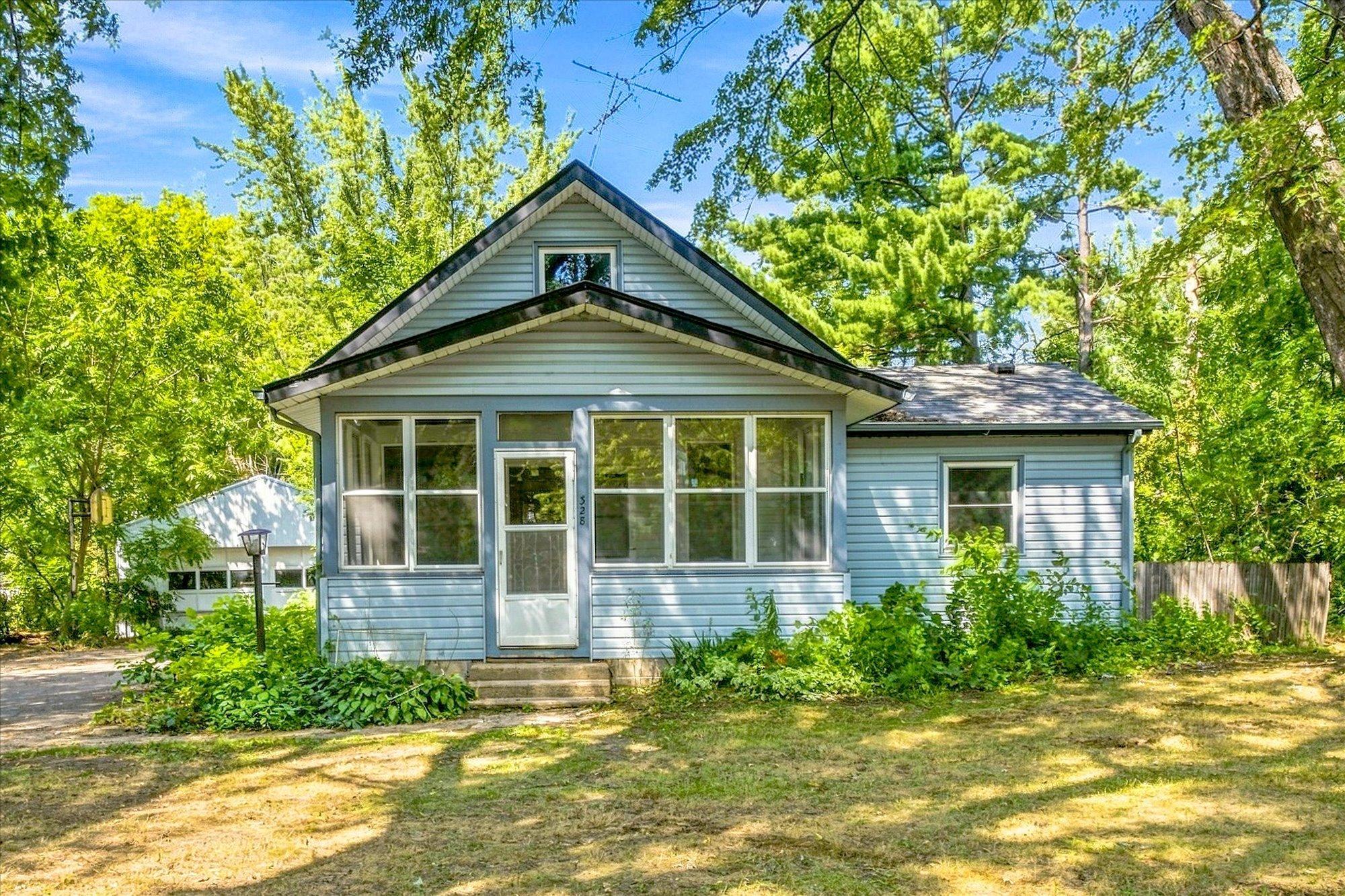 328 3rd Street Se Property Photo 1