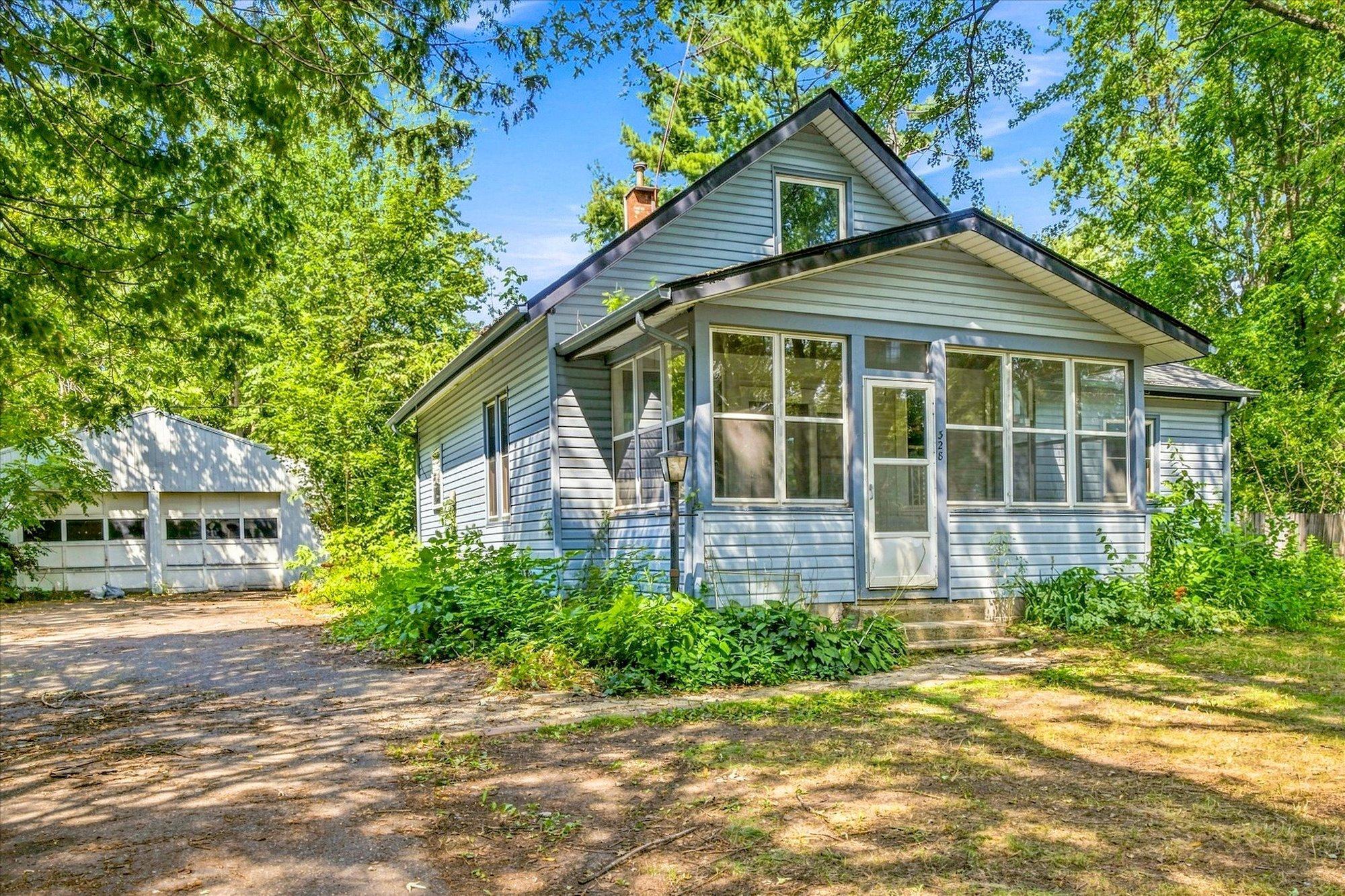 328 3rd Street Se Property Photo 2