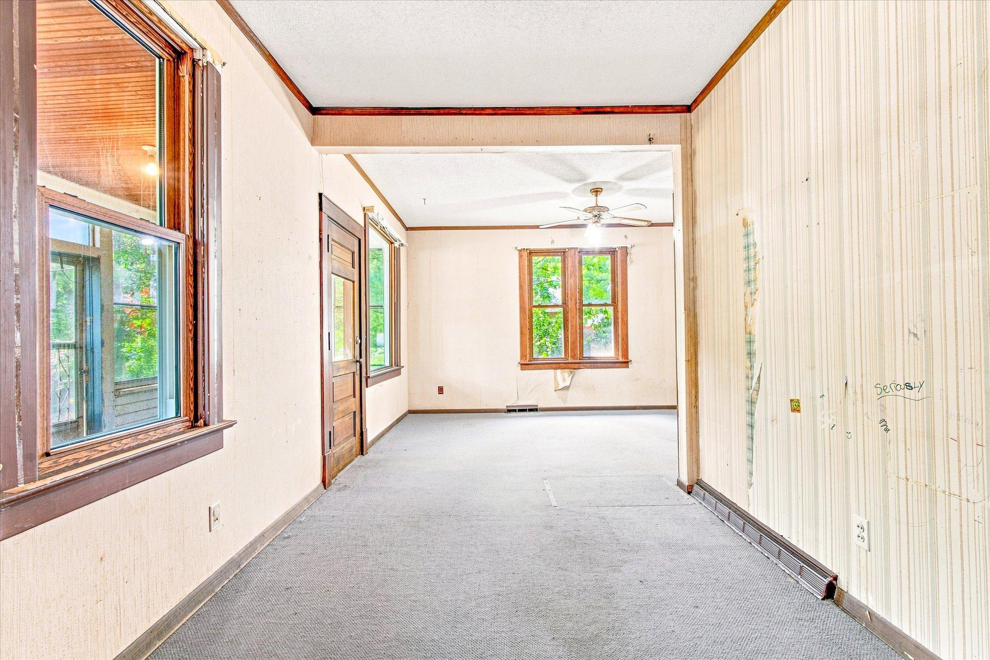 328 3rd Street Se Property Photo 4