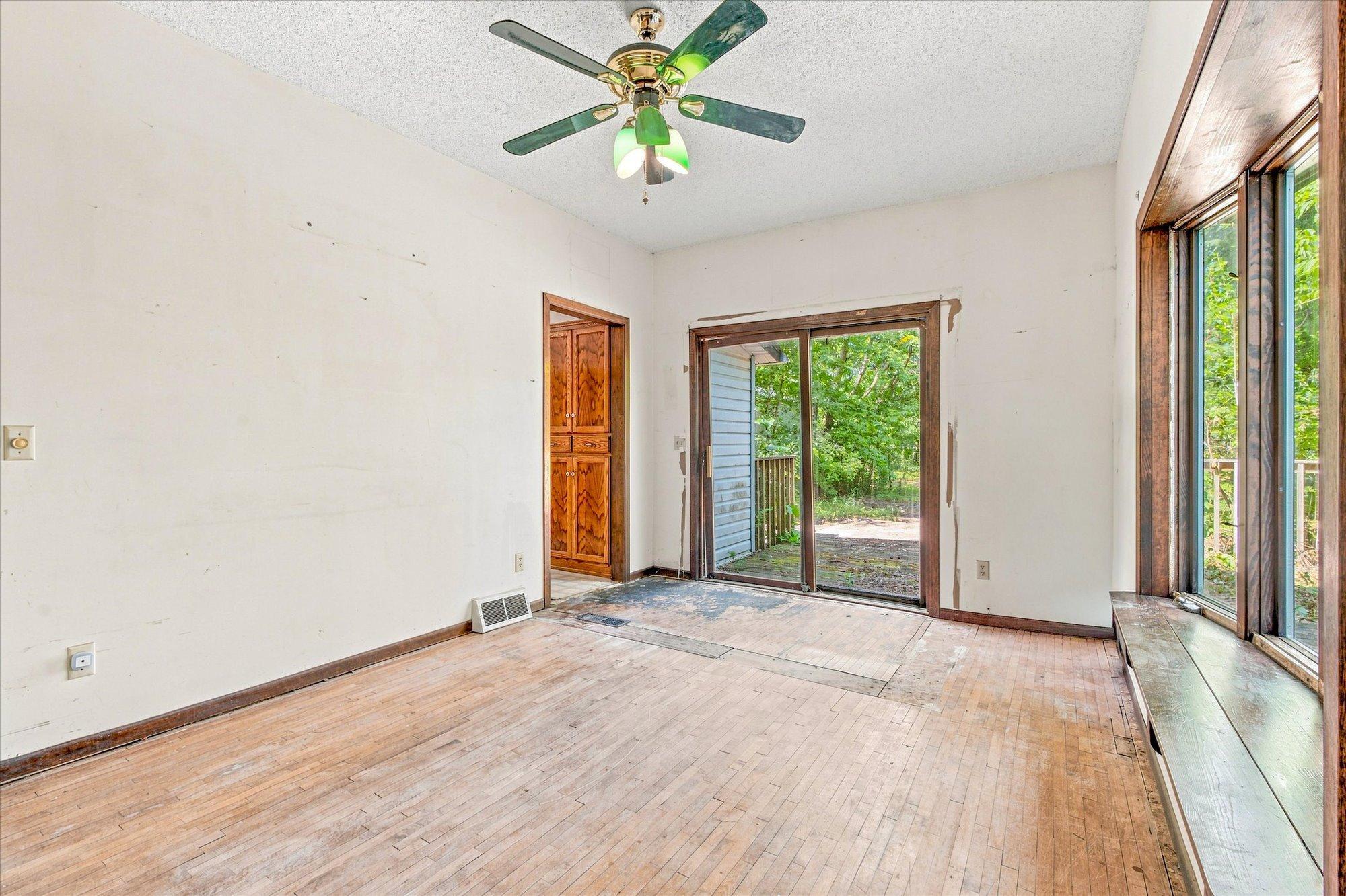 328 3rd Street Se Property Photo 10
