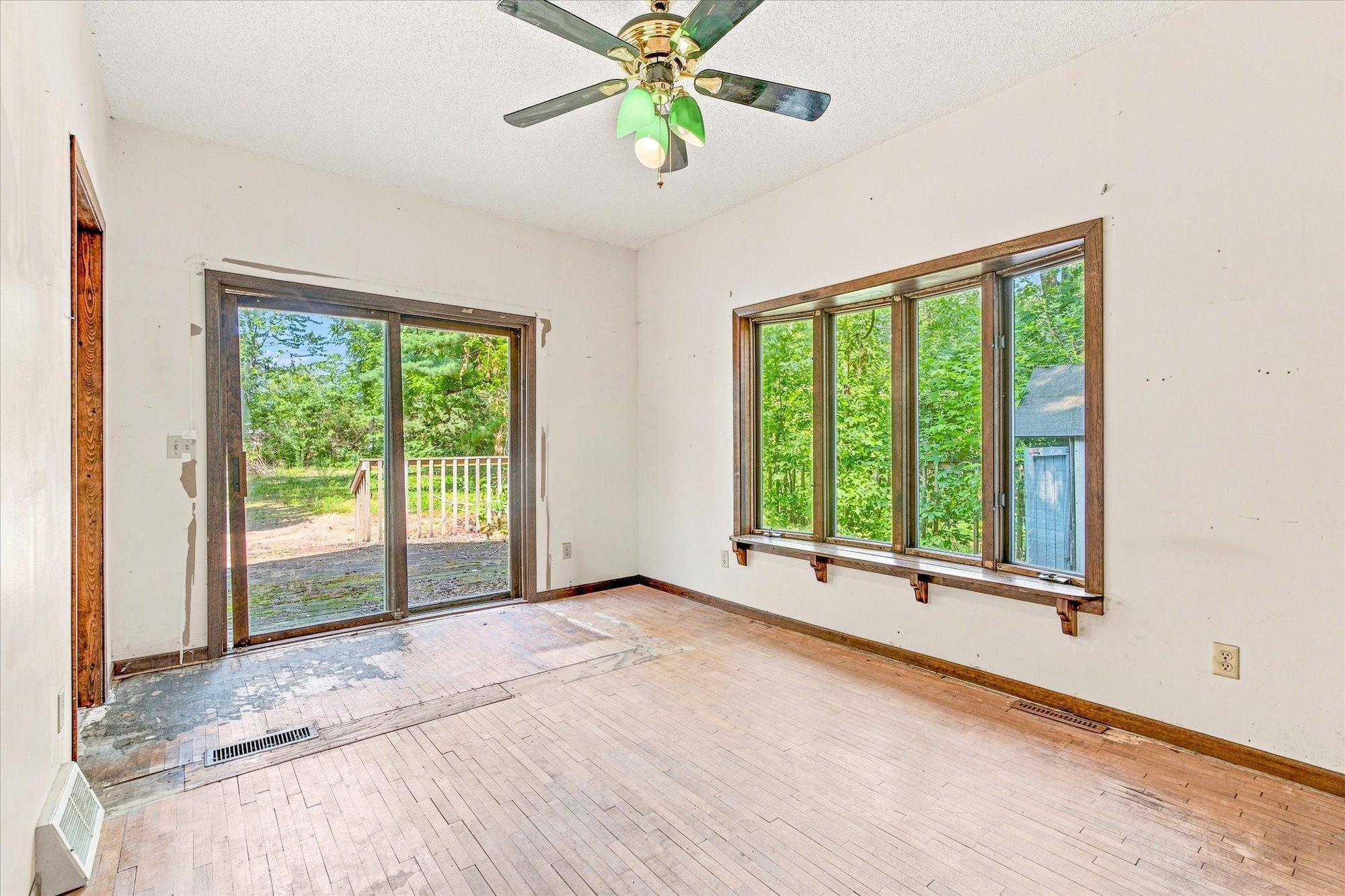 328 3rd Street Se Property Photo 11