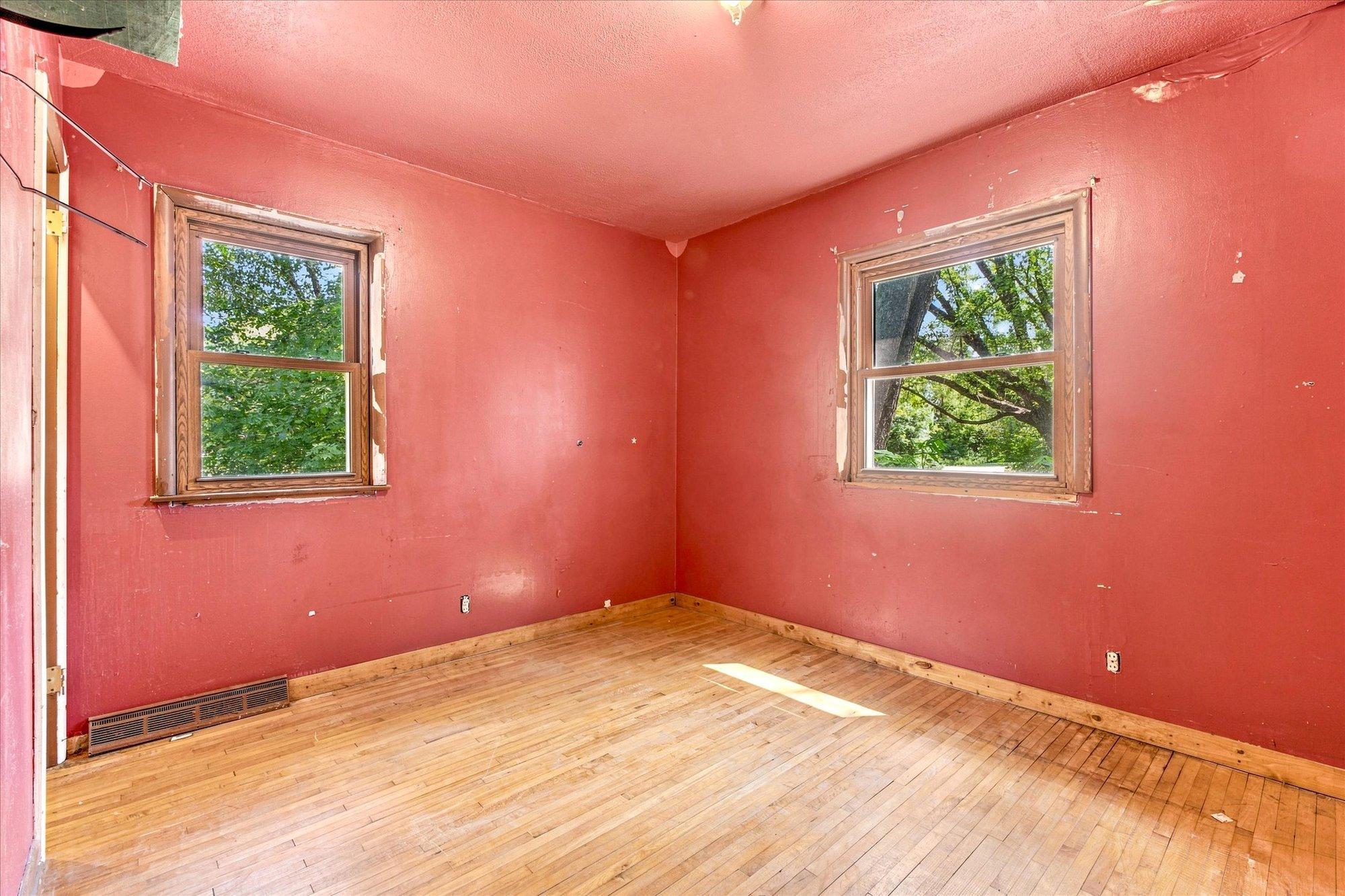 328 3rd Street Se Property Photo 13
