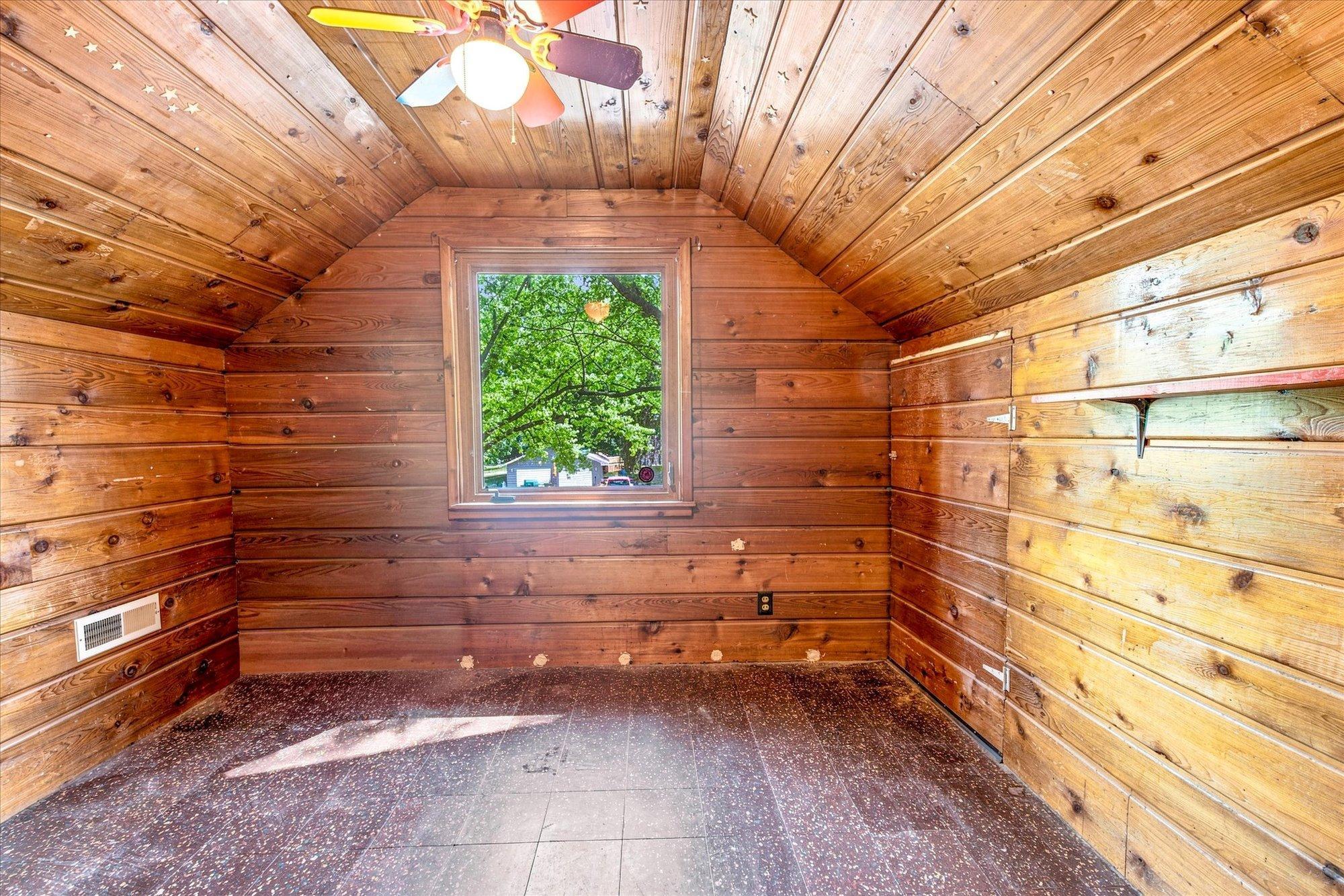 328 3rd Street Se Property Photo 15