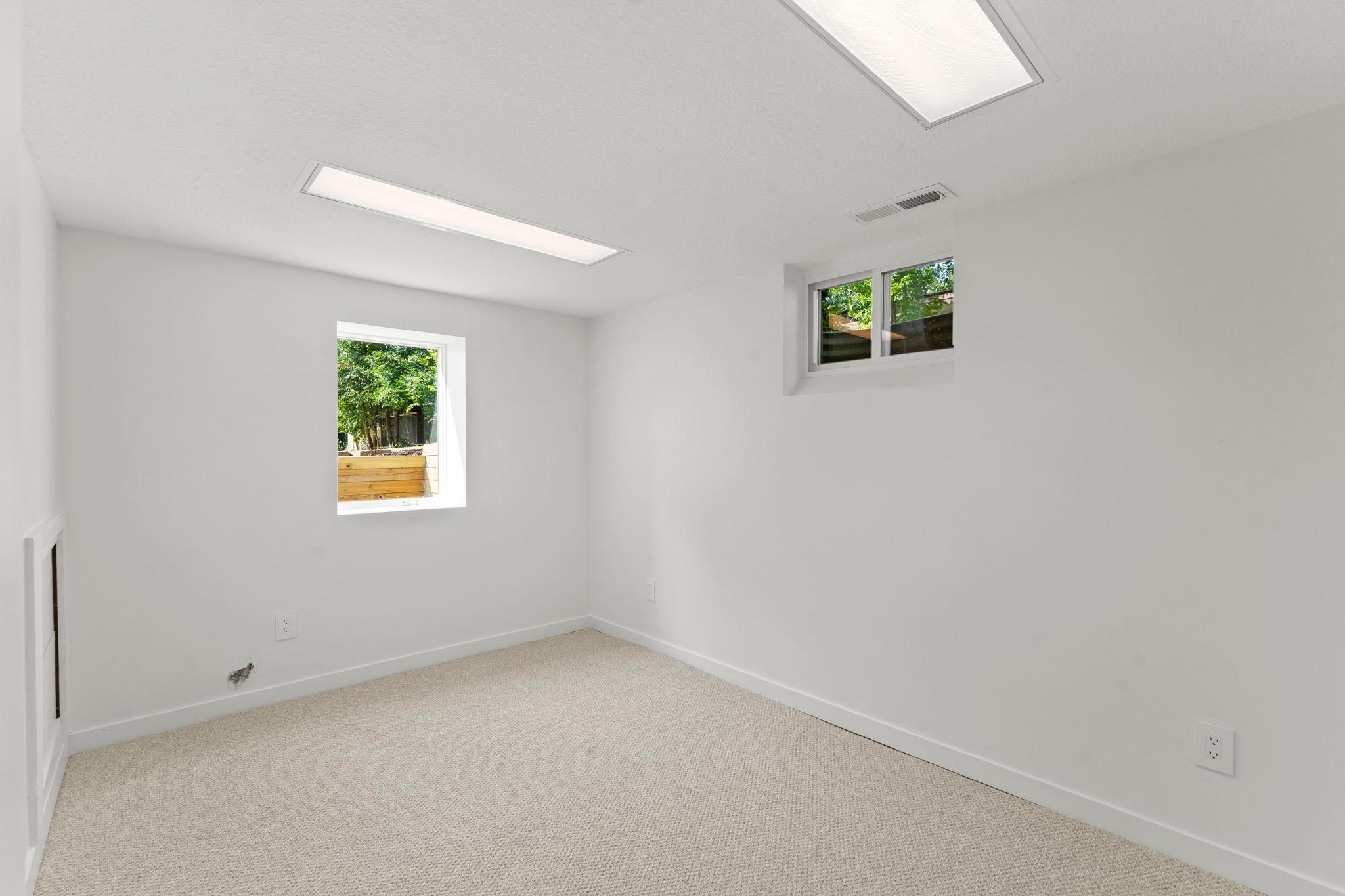 2508 27th Avenue Ne Property Photo 14