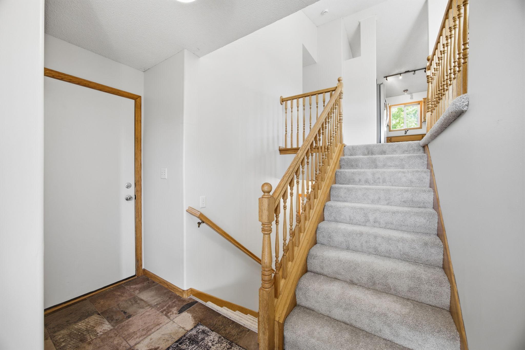 5522 Lambert Avenue Ne Property Photo 3