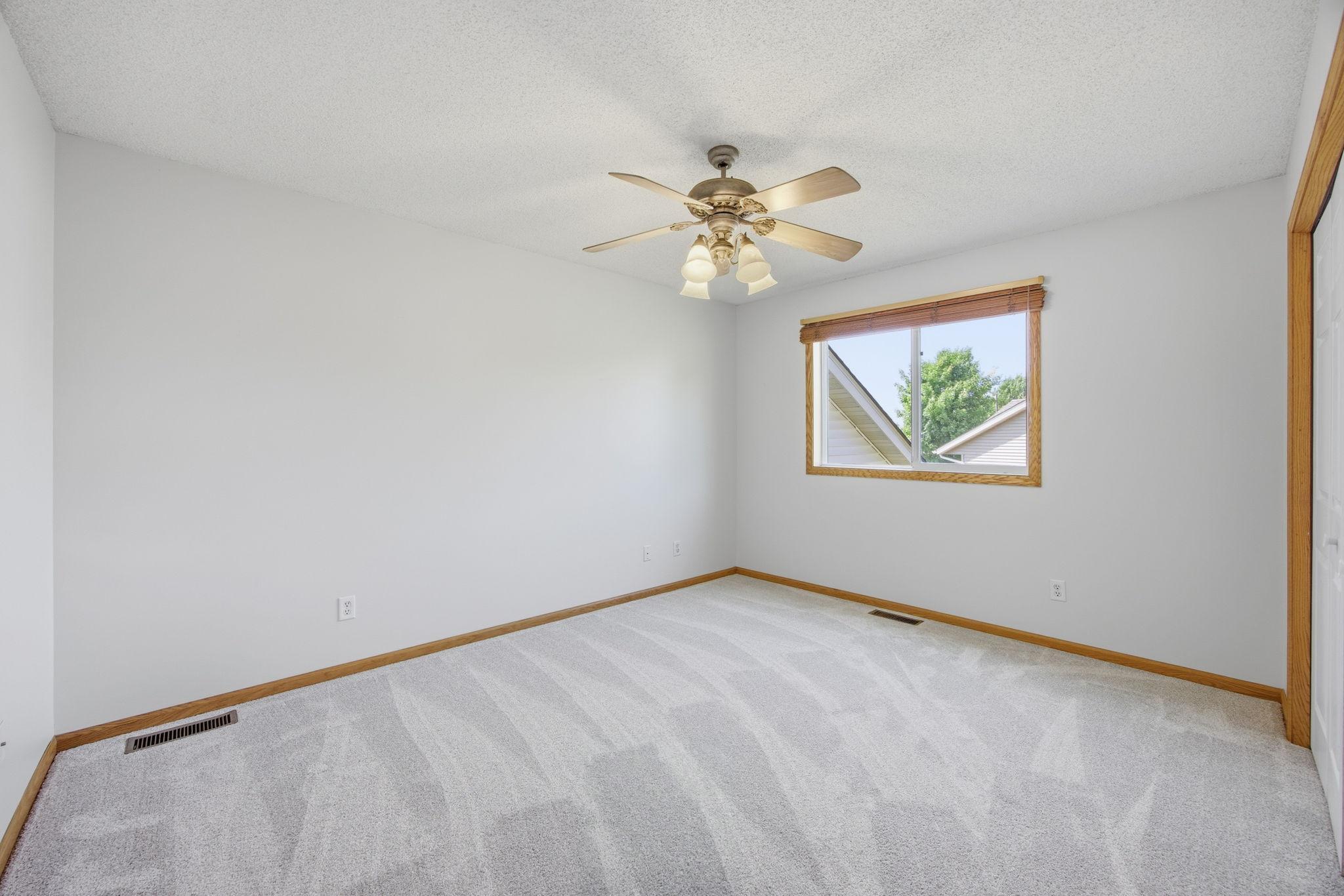 5522 Lambert Avenue Ne Property Photo 15
