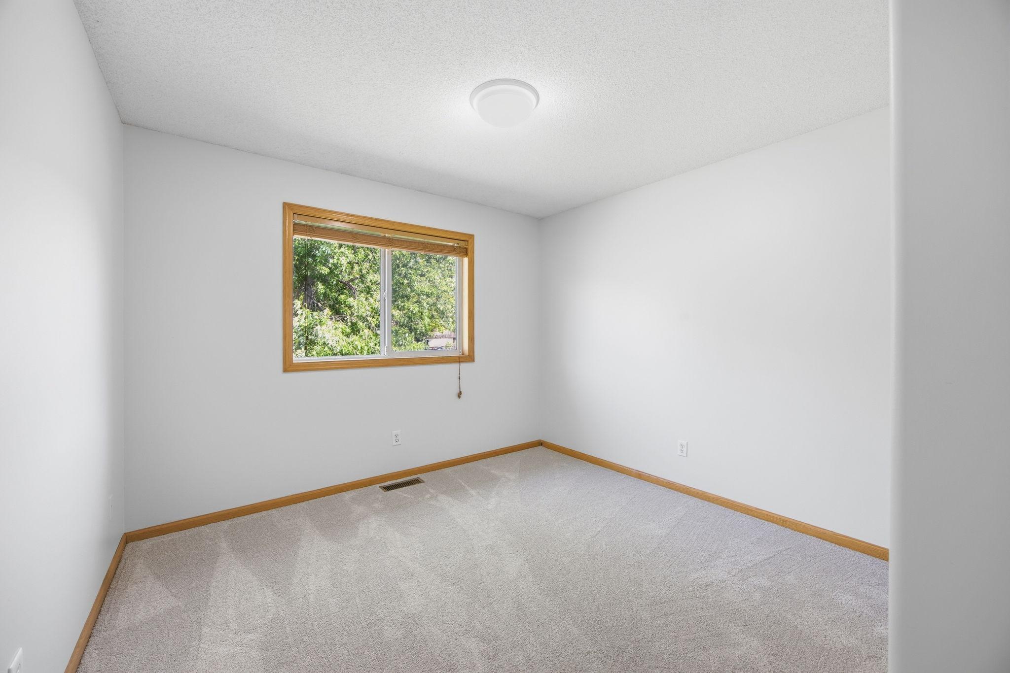5522 Lambert Avenue Ne Property Photo 16