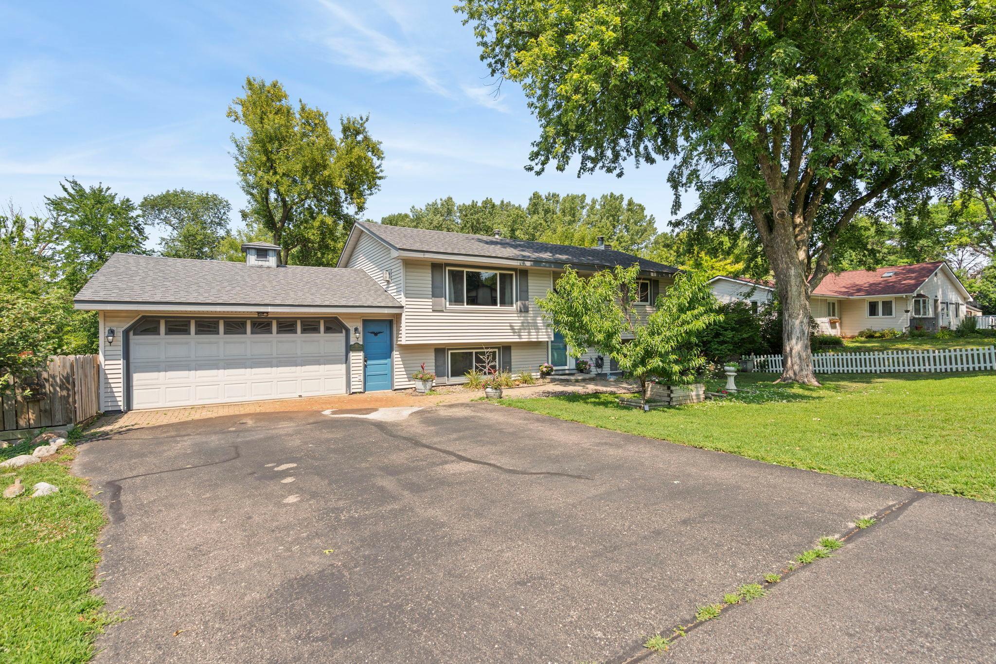 6441 Edgemont Boulevard N Property Photo 4