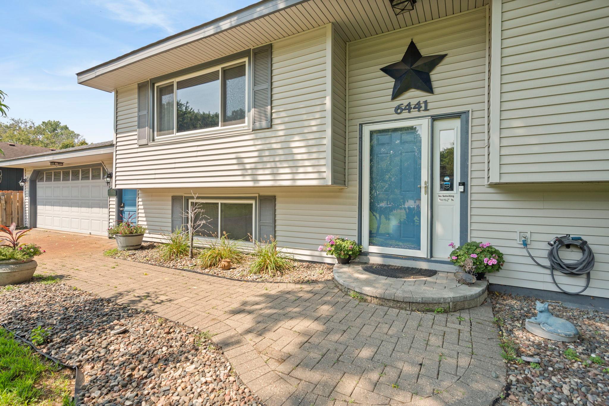 6441 Edgemont Boulevard N Property Photo 6