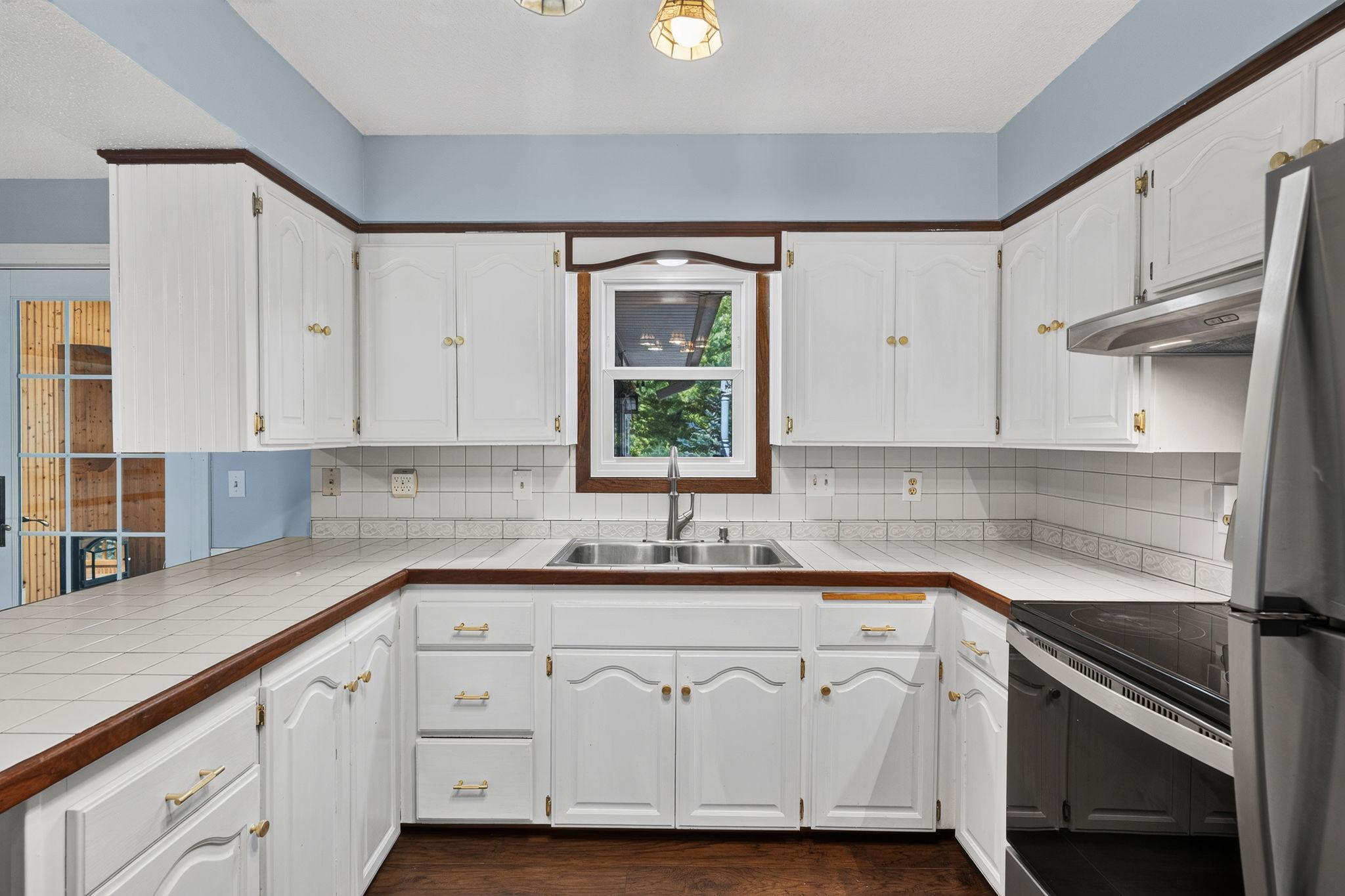 6441 Edgemont Boulevard N Property Photo 15