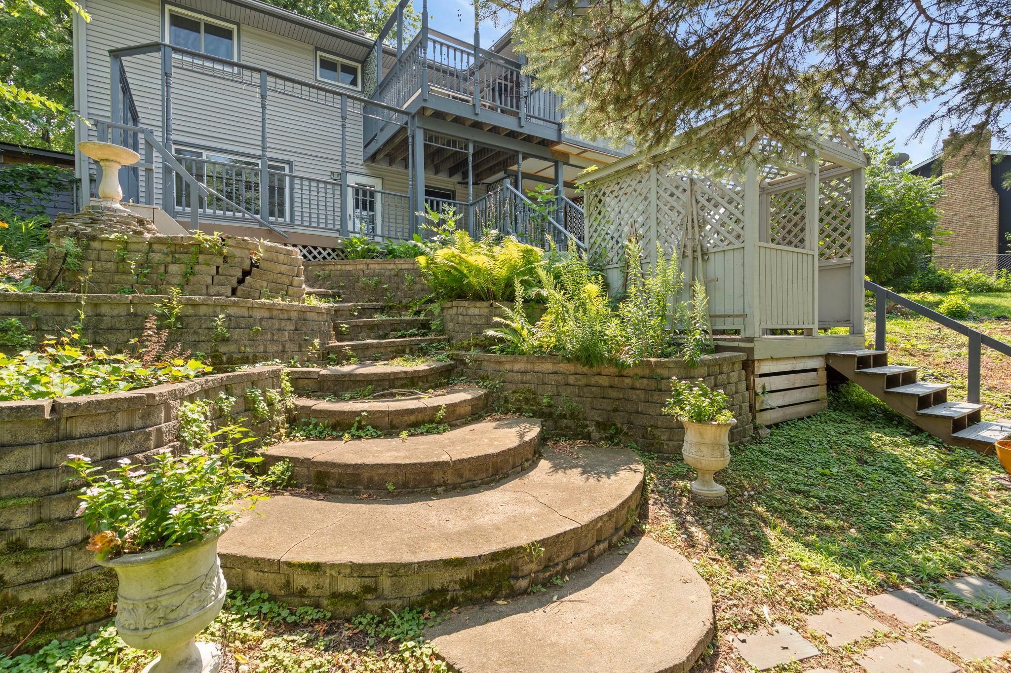 6441 Edgemont Boulevard N Property Photo 55