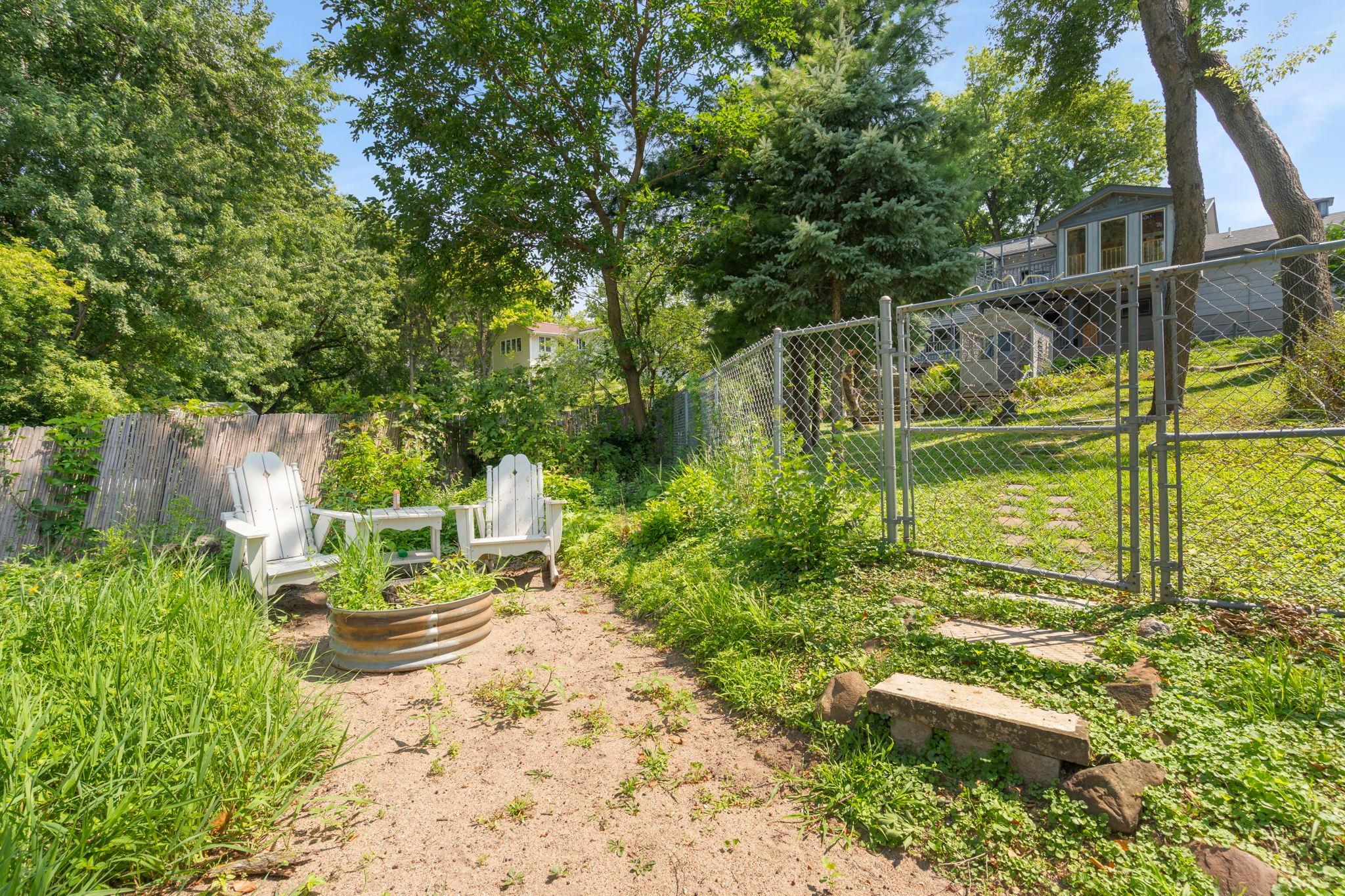 6441 Edgemont Boulevard N Property Photo 65