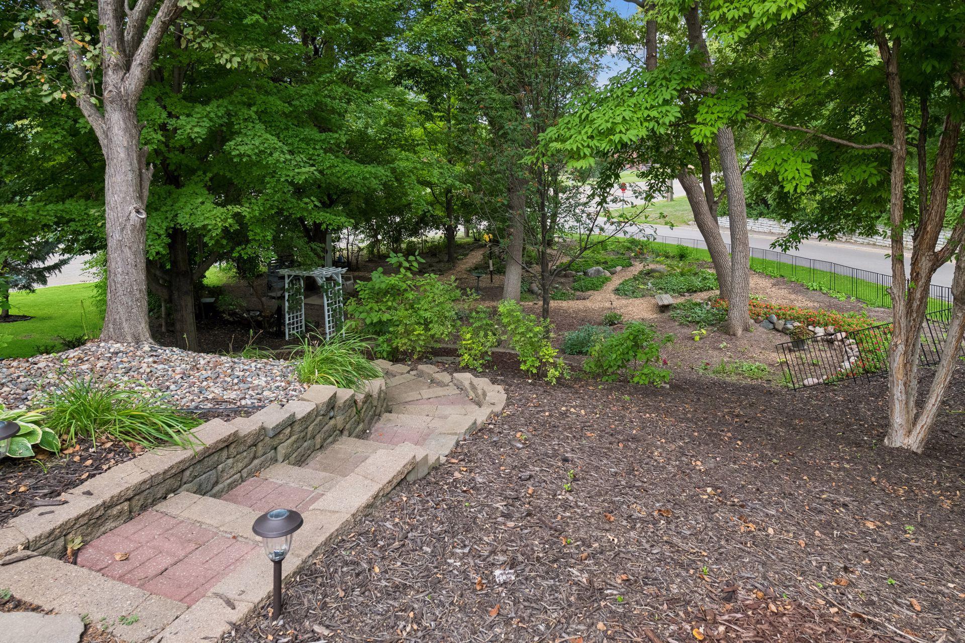 4908 Malibu Drive Property Photo 39