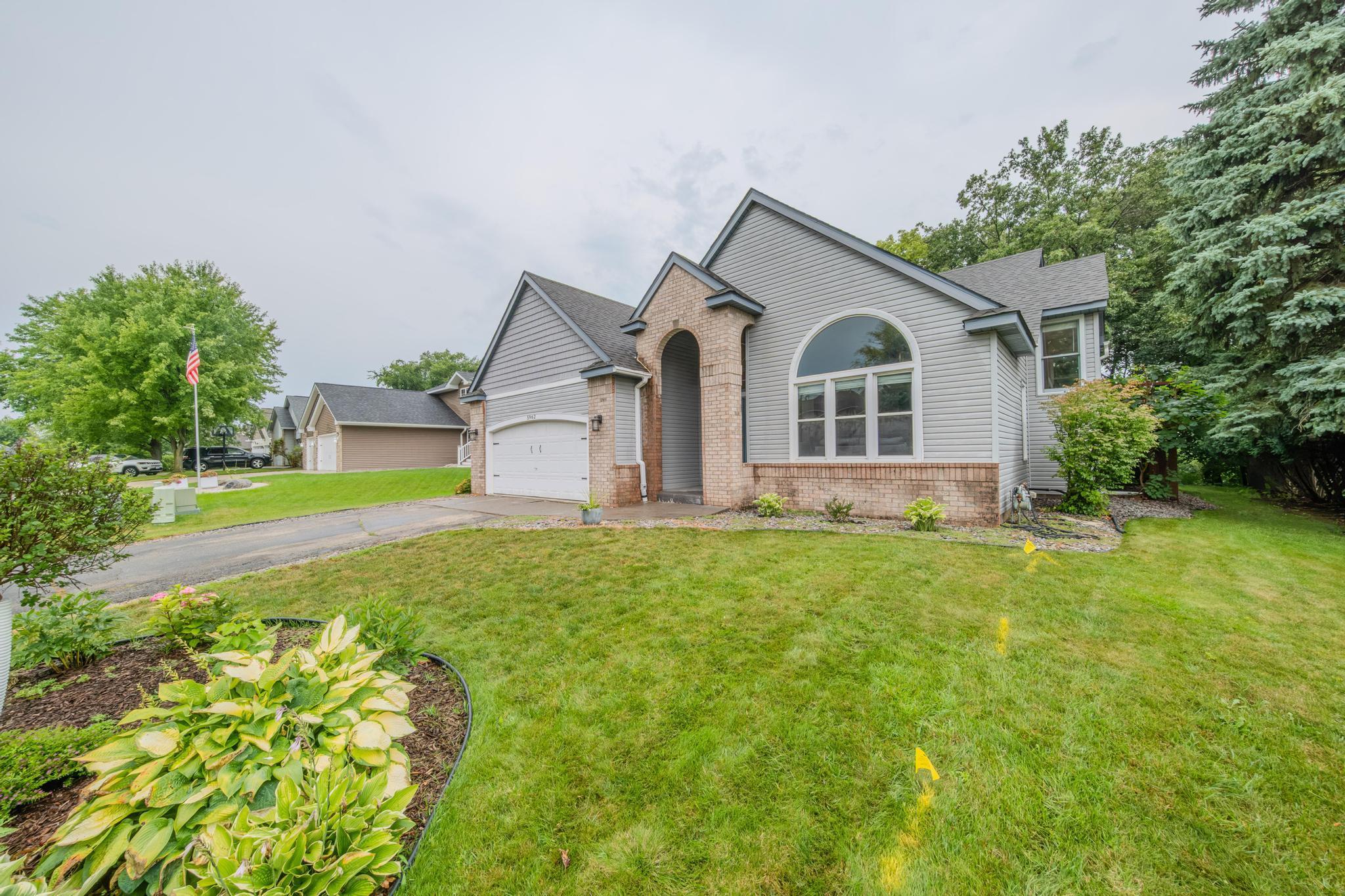 5962 N Ridge Drive Property Photo 3