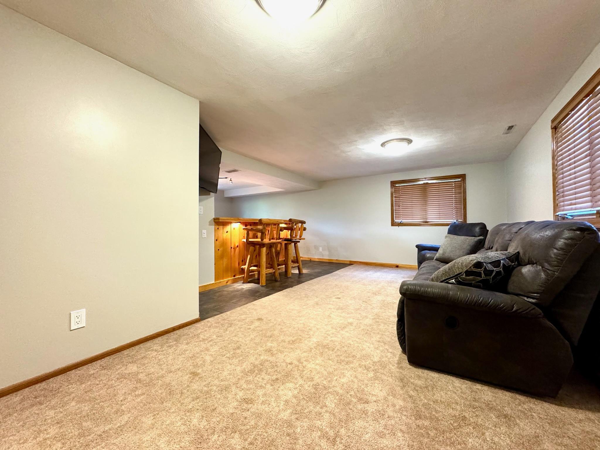 404 Crescent Drive Property Photo 15