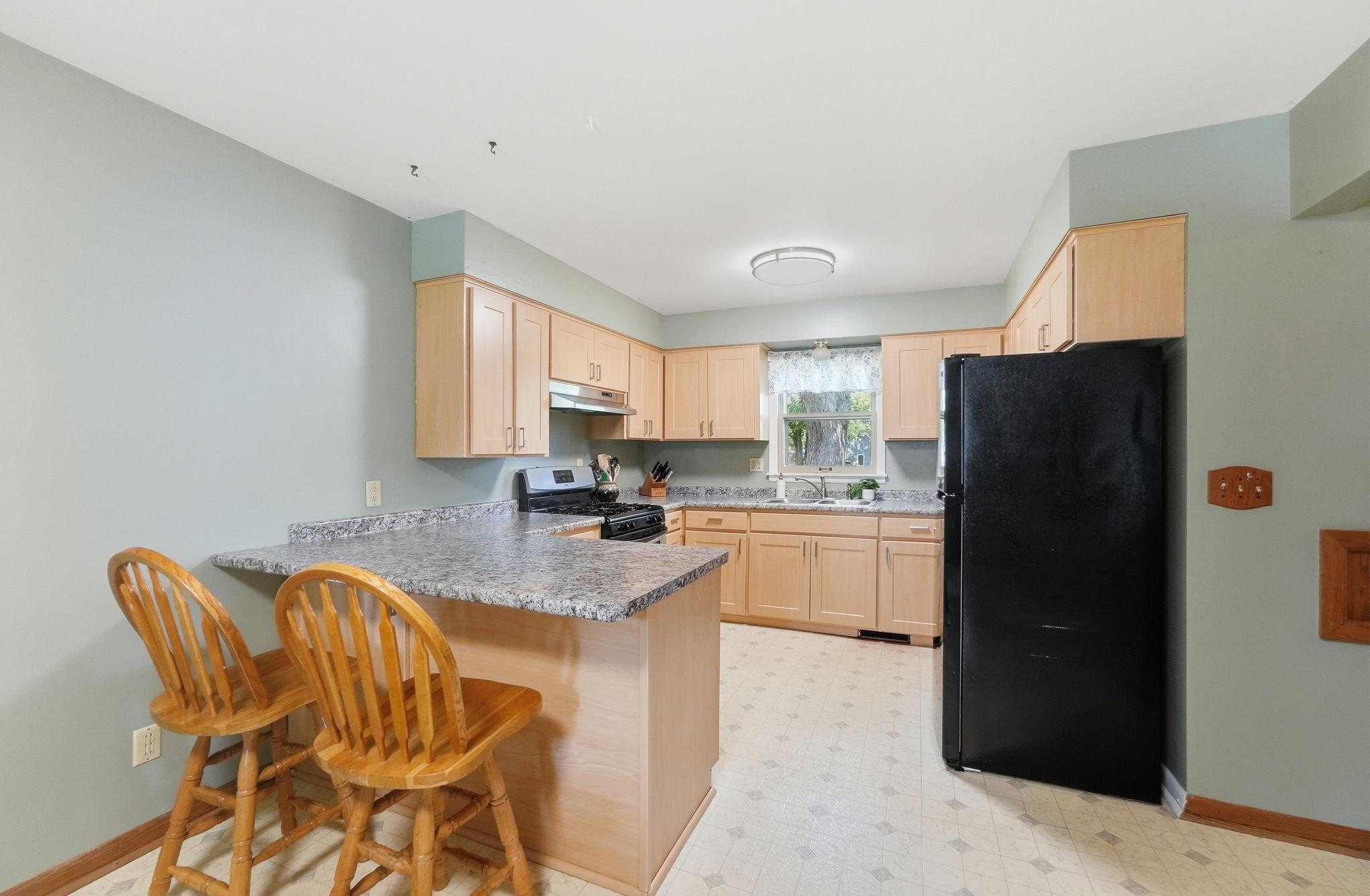 1041 23rd Avenue N Property Photo 2