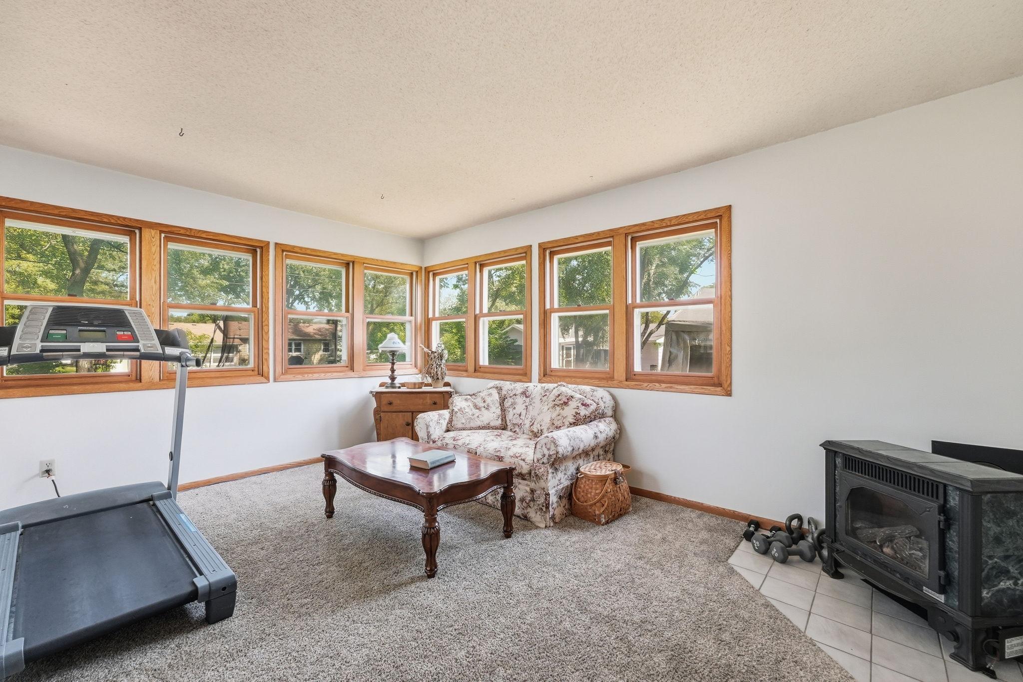 1041 23rd Avenue N Property Photo 10