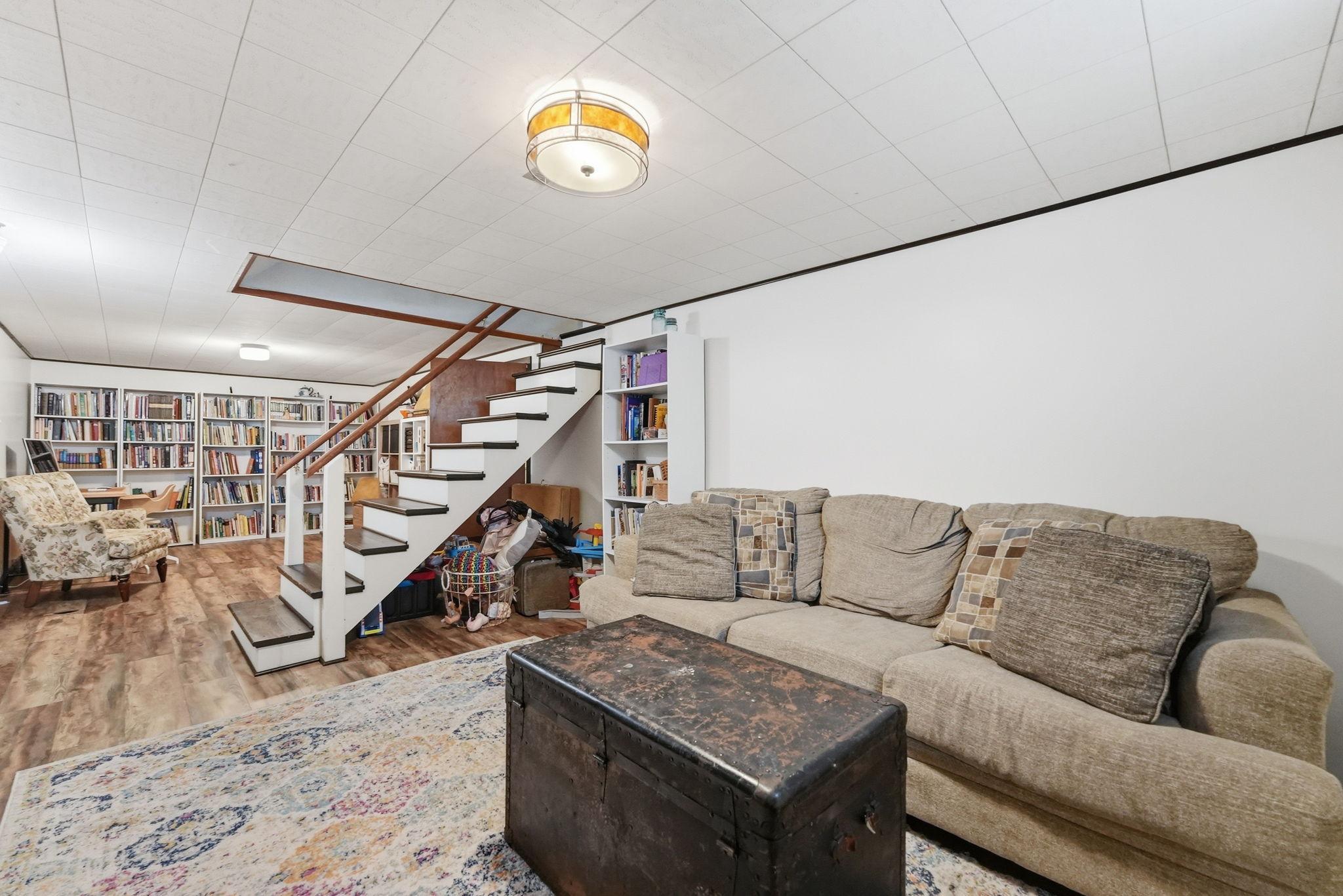 1041 23rd Avenue N Property Photo 18