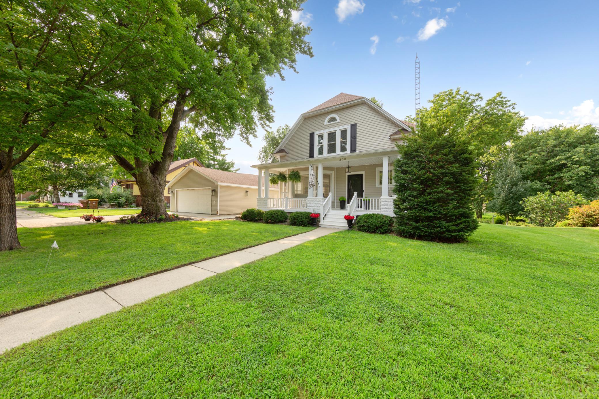 308 1st Street Nw Property Photo 1