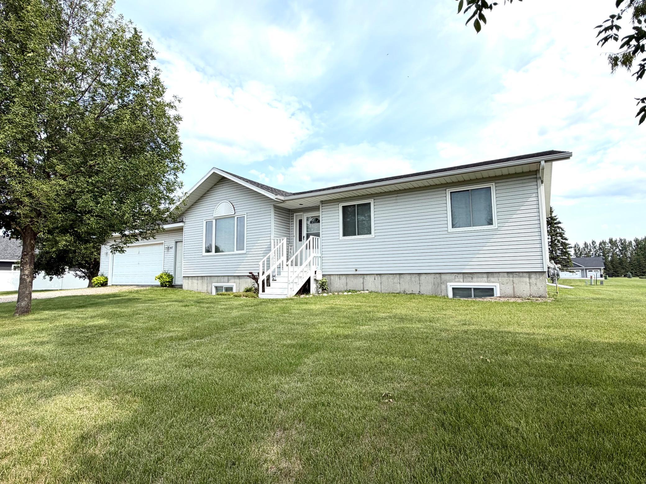 407 Oak Crest Boulevard Property Photo 1