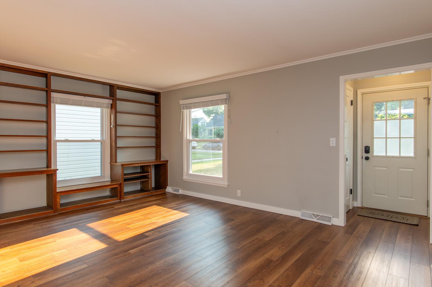 2821 Edgewood Avenue S Property Photo 6
