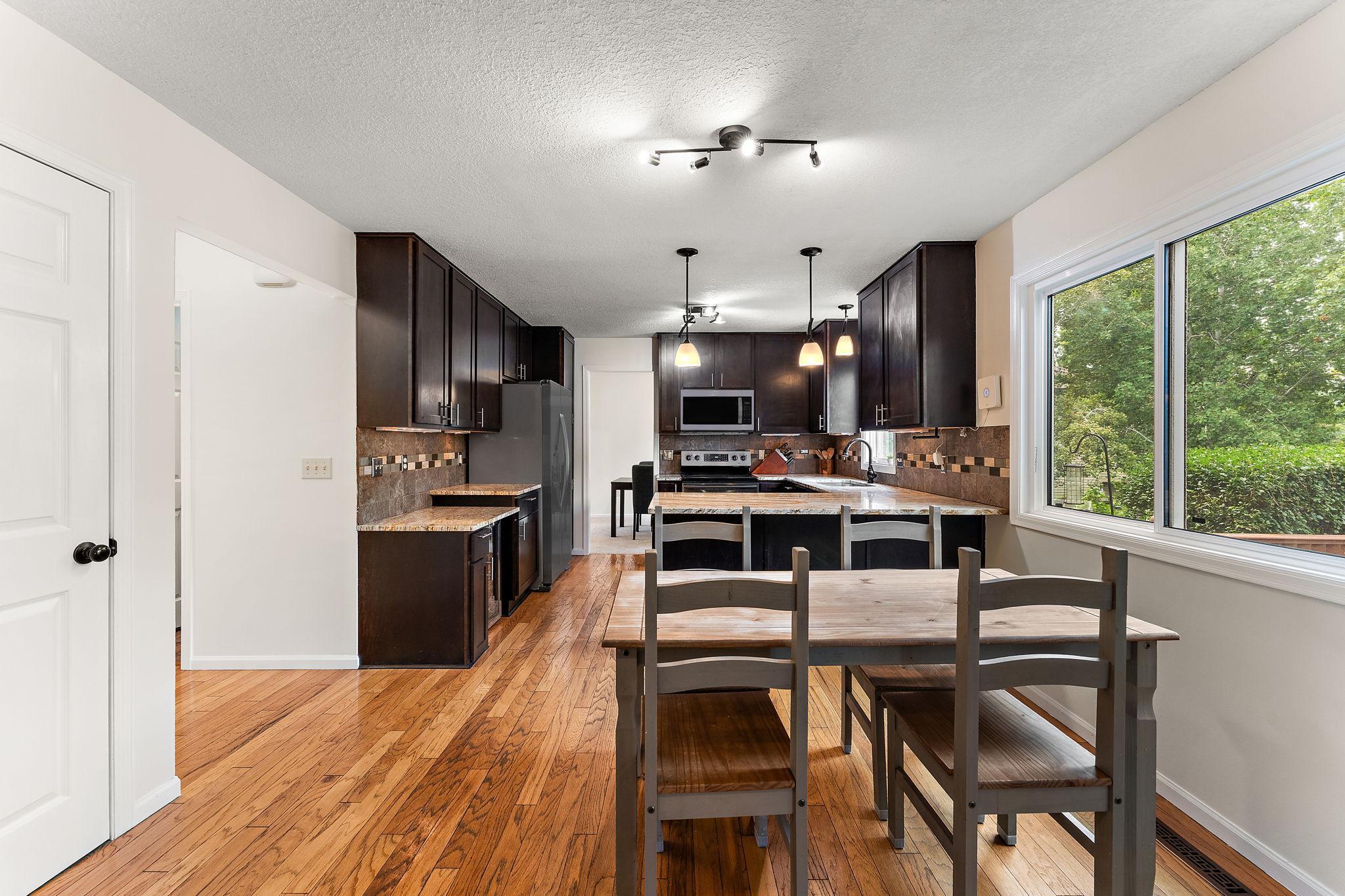 15659 Highview Lane Property Photo 11