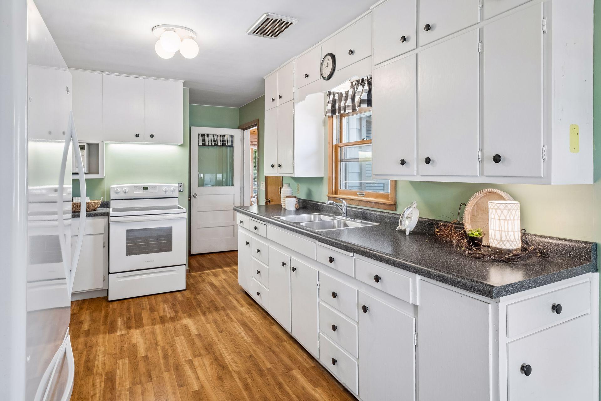 150 Johnson Avenue Property Photo 10