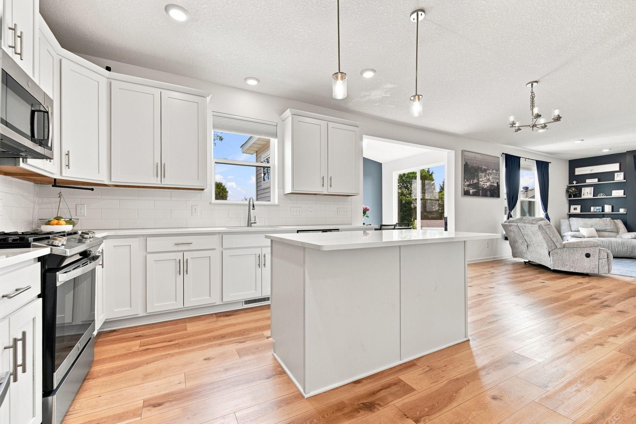 15519 Goodview Trail N Property Photo 8