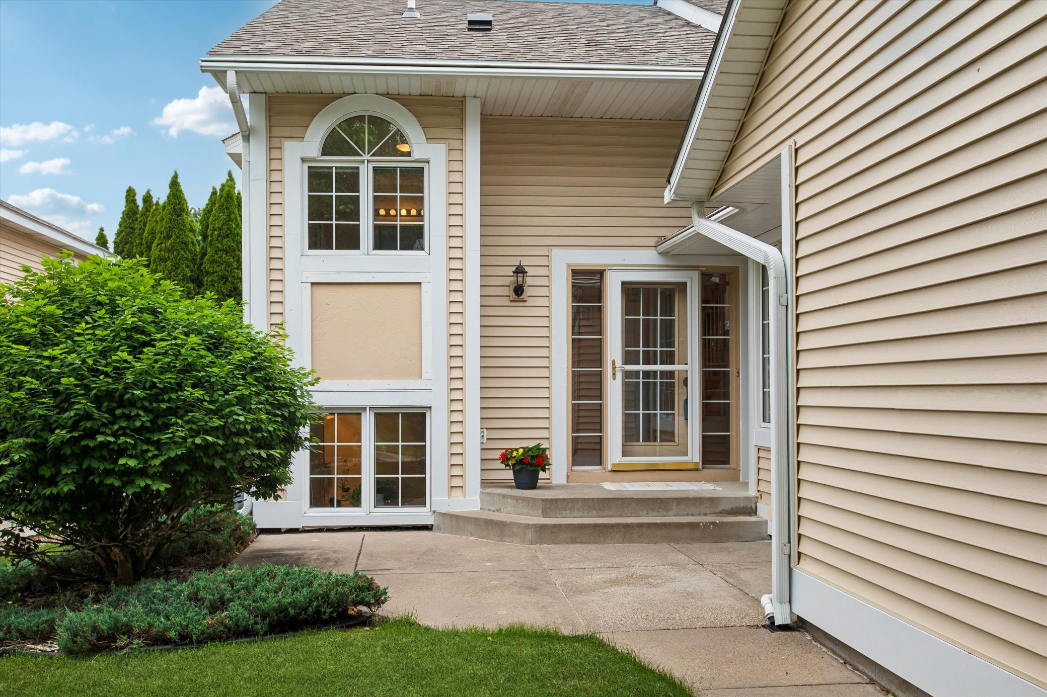 808 Winterberry Drive Property Photo 1