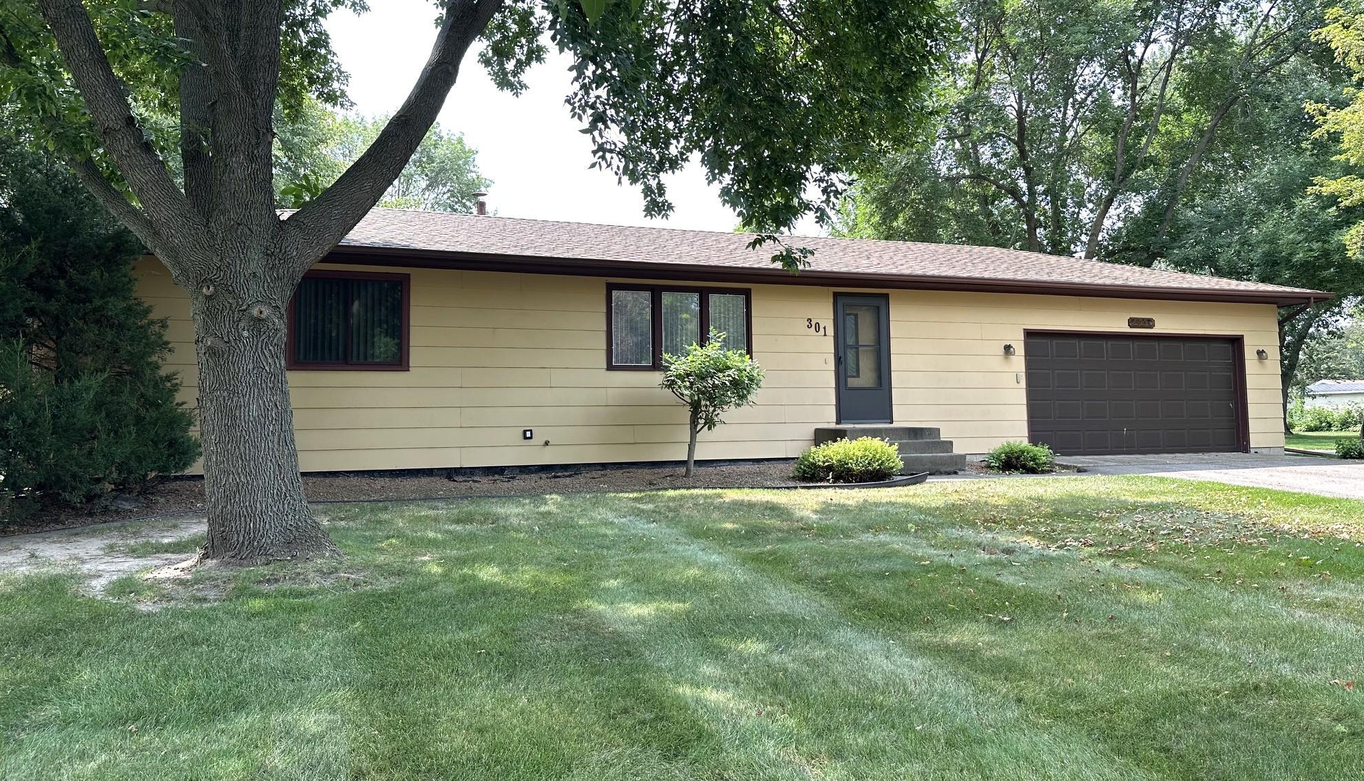 301 Cottonwood Avenue NE Property Photo 1