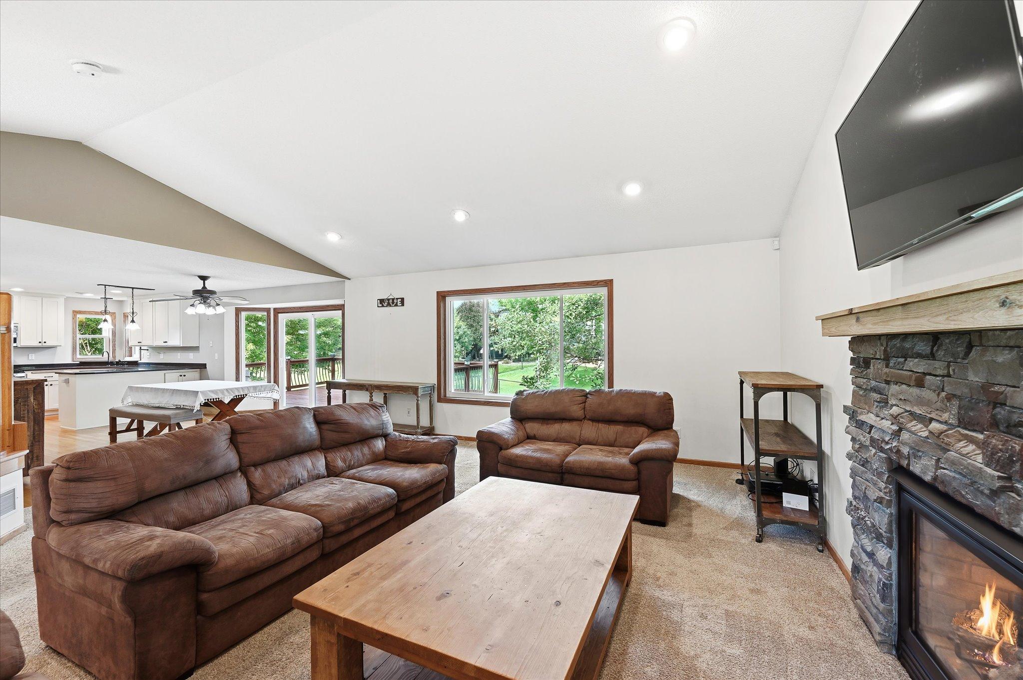 6592 Albert Court Property Photo 10