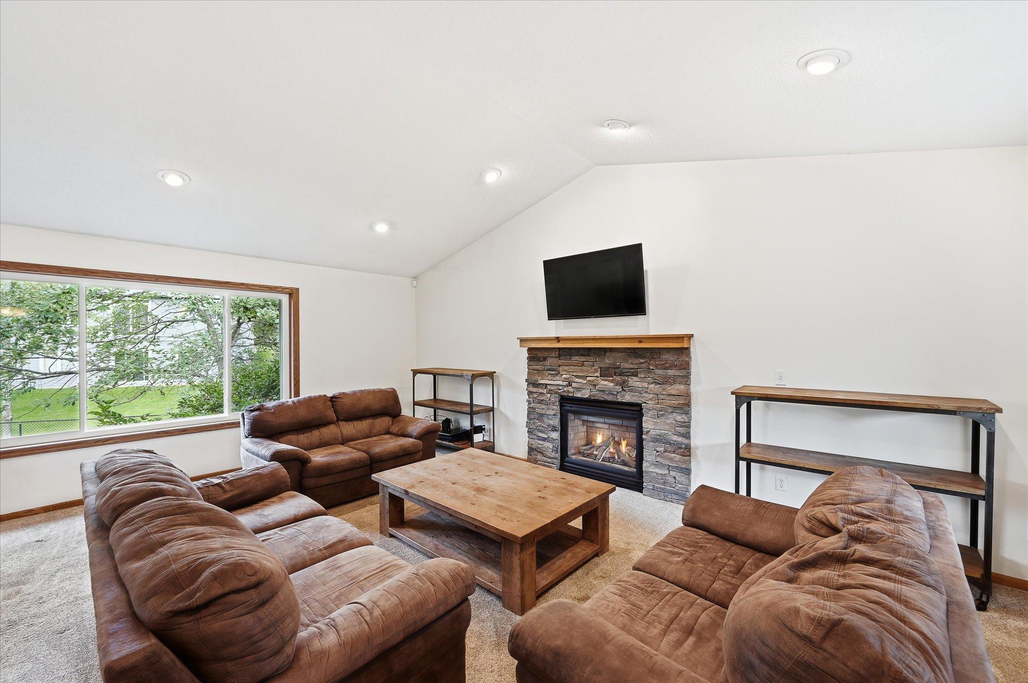 6592 Albert Court Property Photo 11