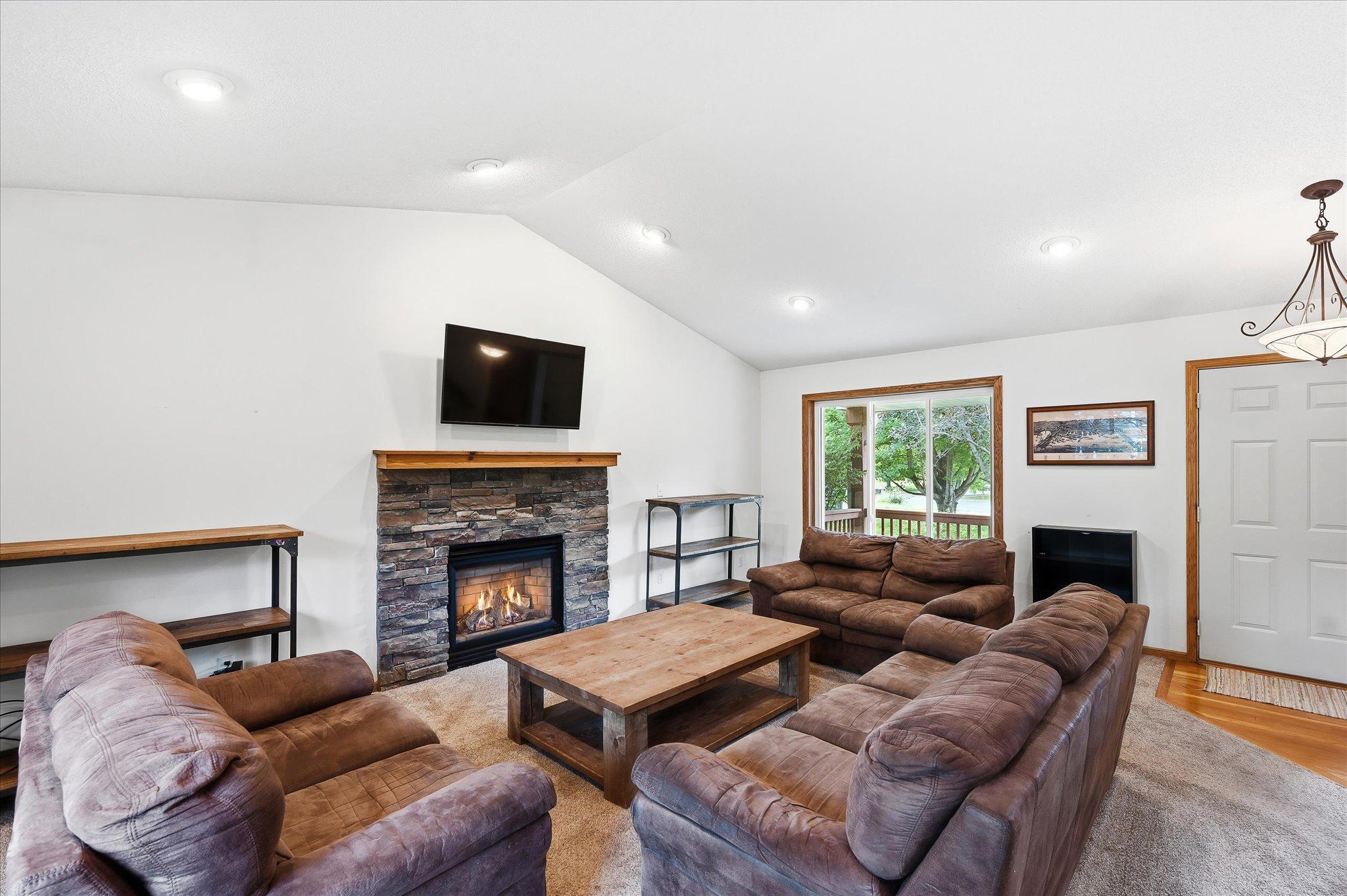 6592 Albert Court Property Photo 12