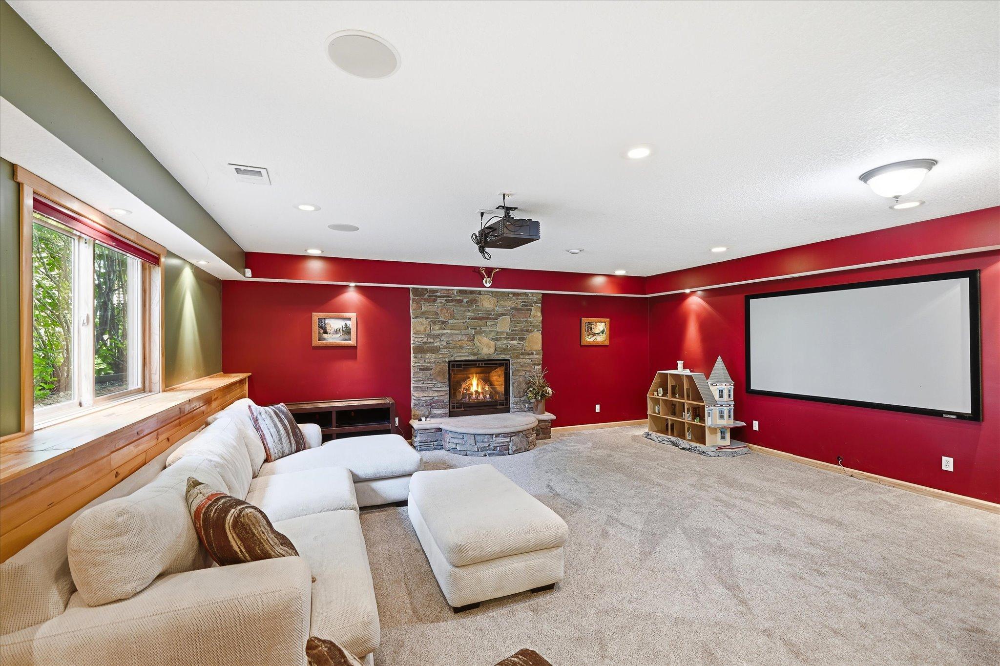 6592 Albert Court Property Photo 25