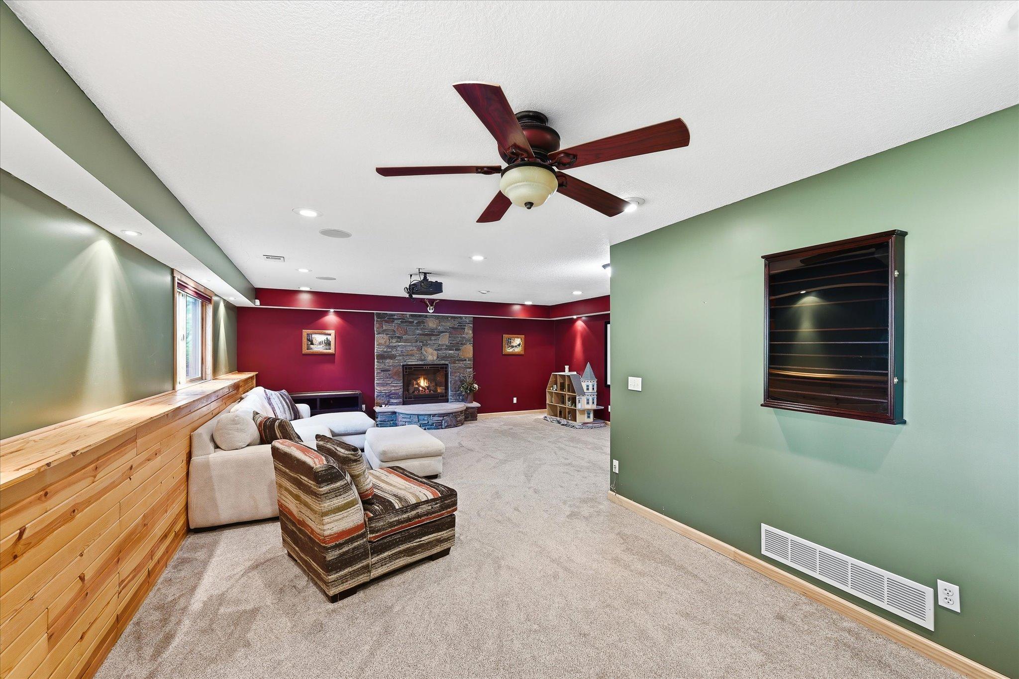 6592 Albert Court Property Photo 27