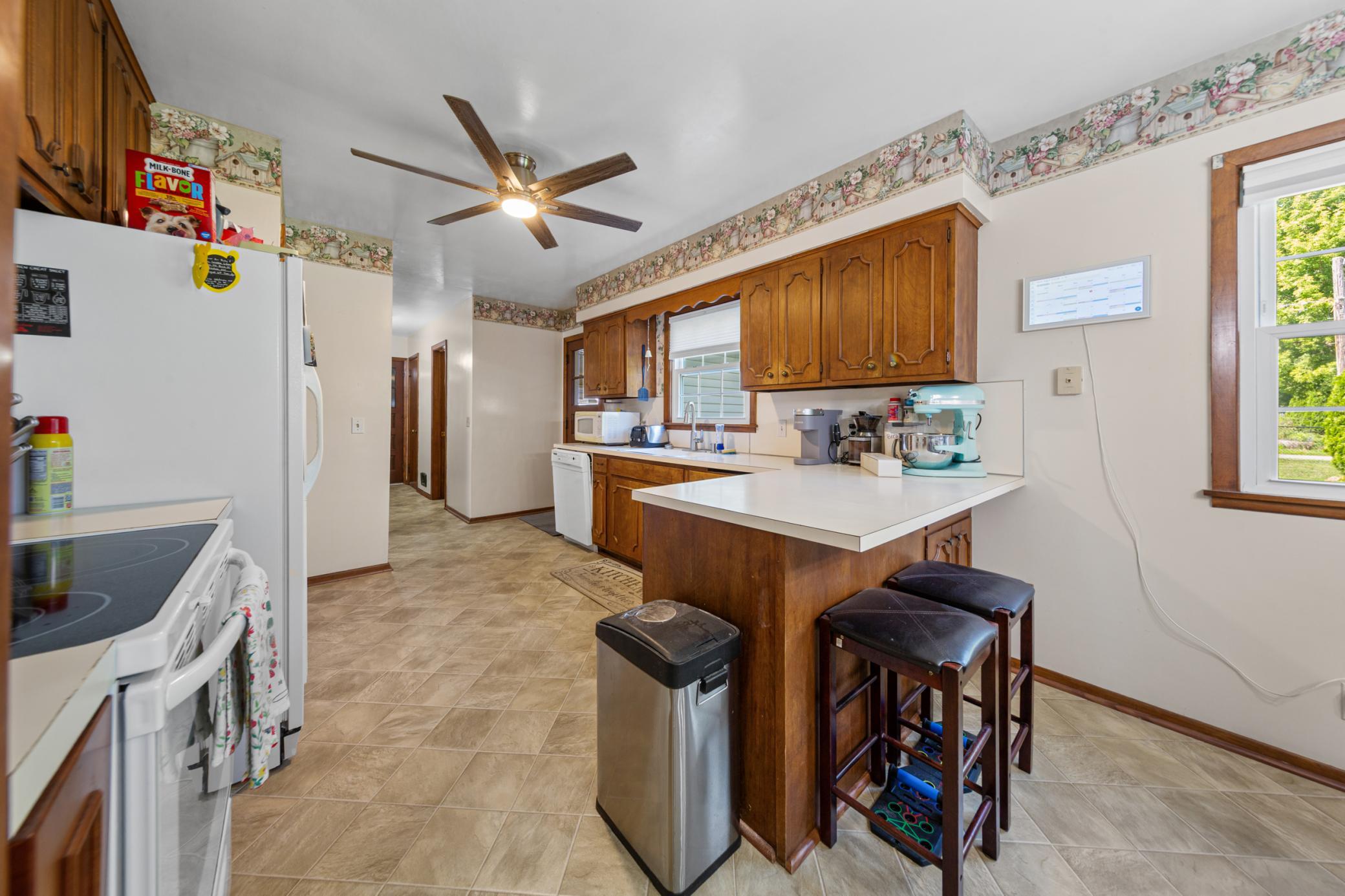403 E Adams Street Property Photo 11
