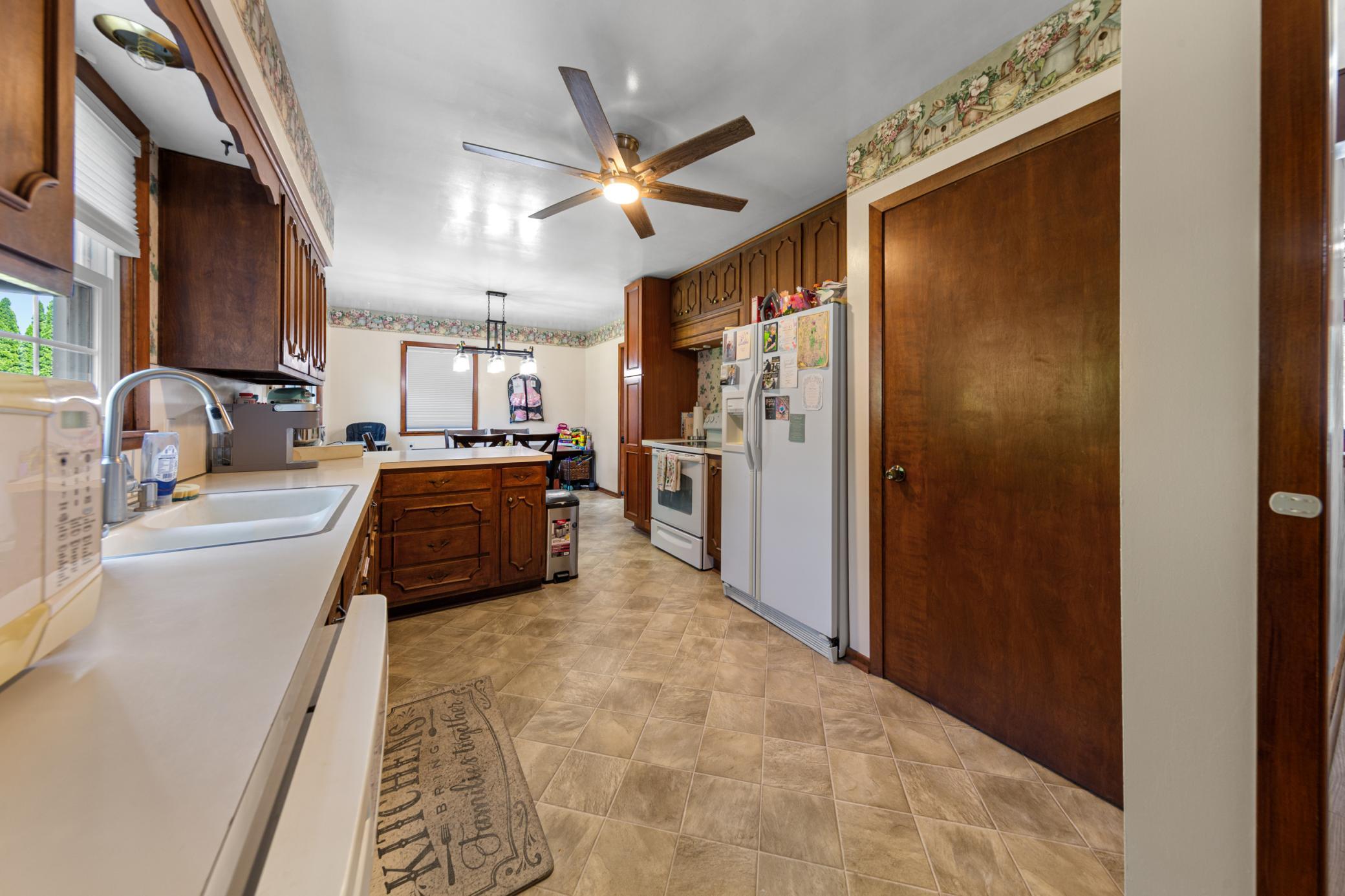 403 E Adams Street Property Photo 14