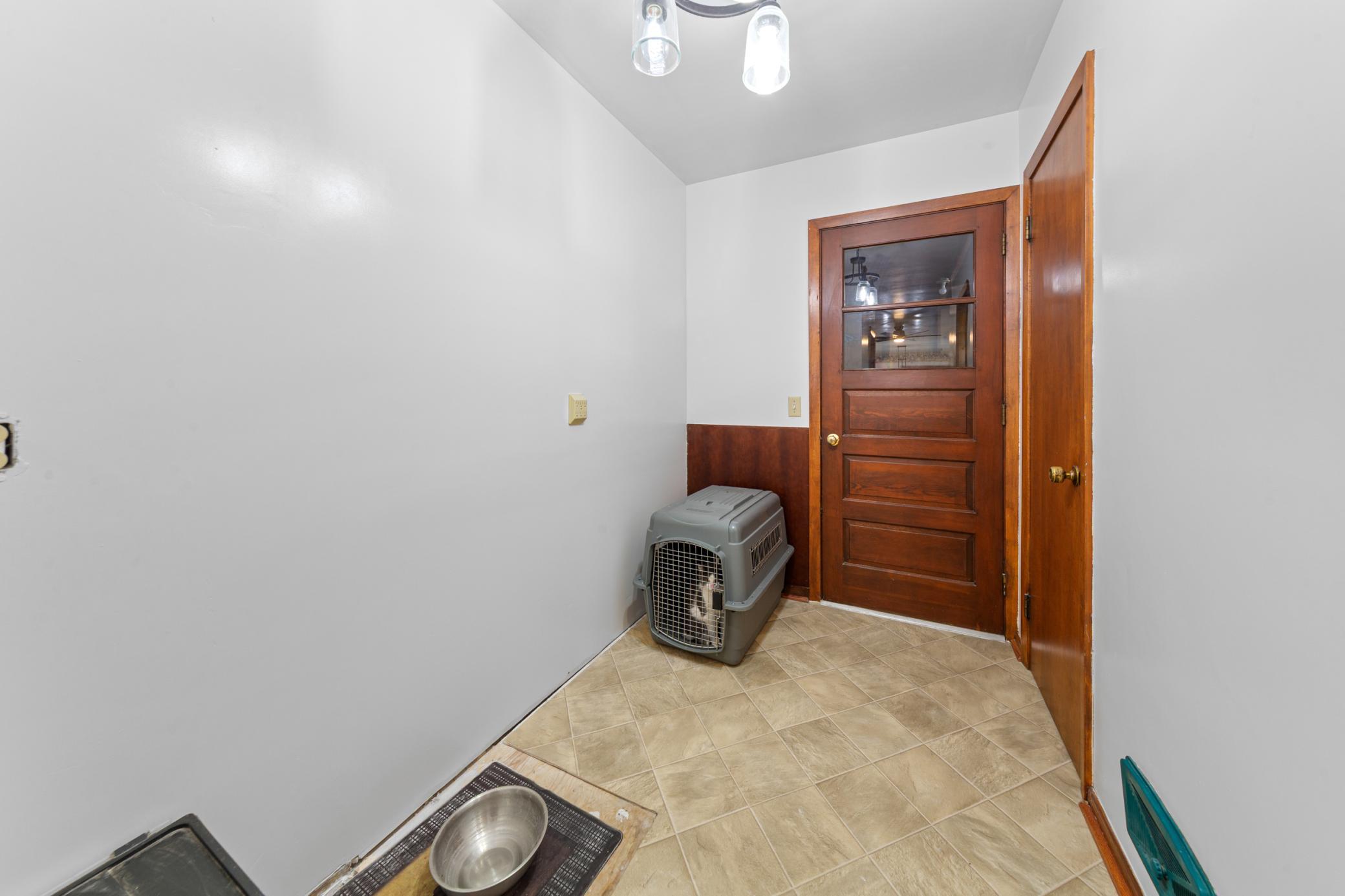 403 E Adams Street Property Photo 15