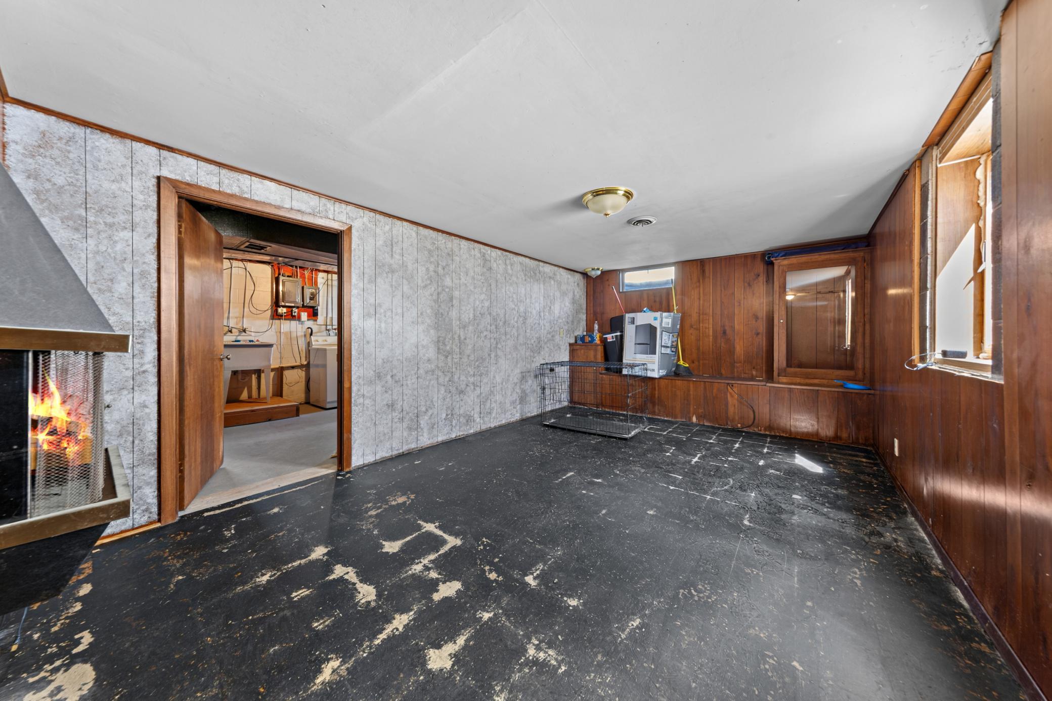 403 E Adams Street Property Photo 30