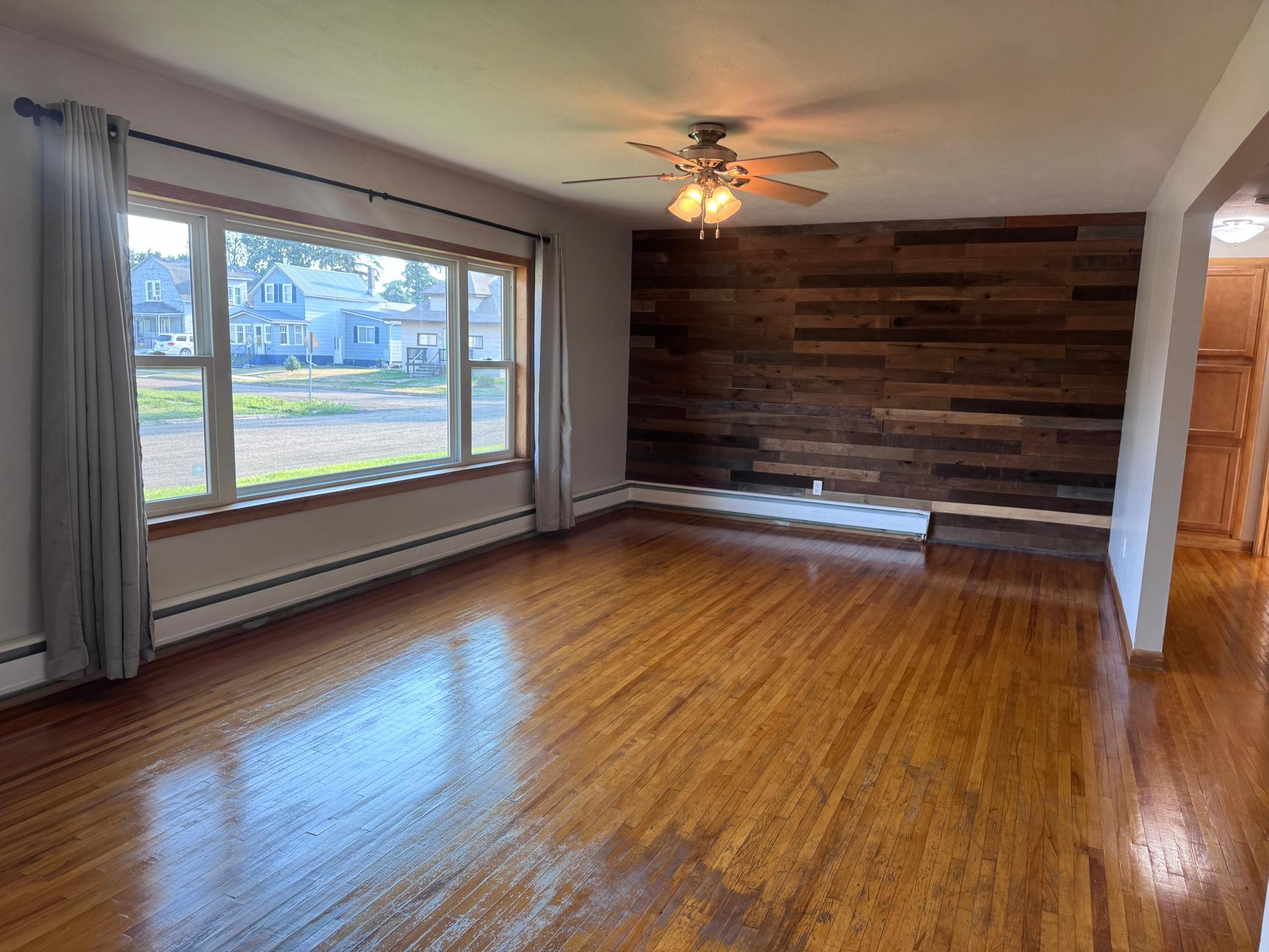 101 2nd Avenue E Property Photo 2