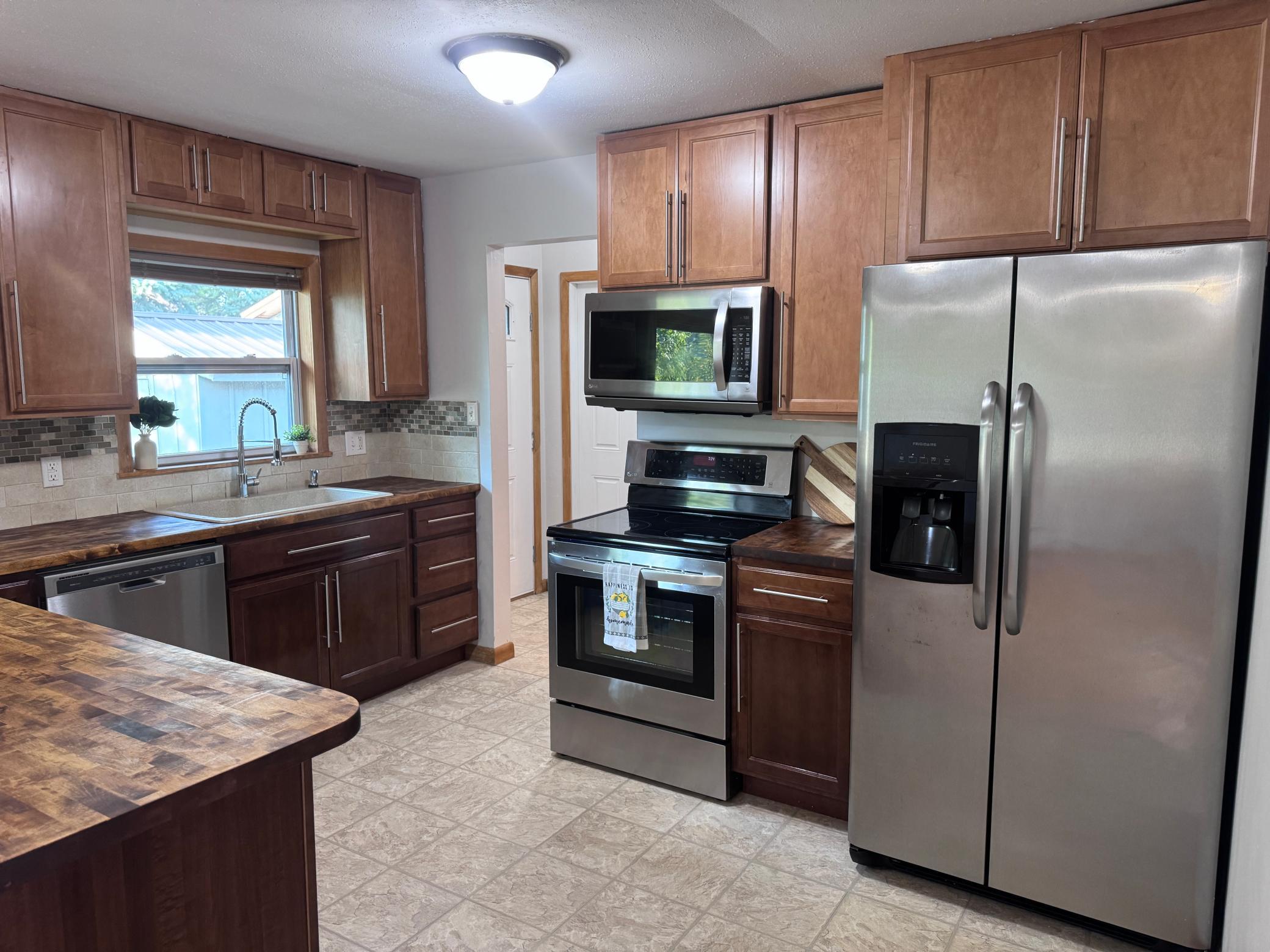 101 2nd Avenue E Property Photo 5