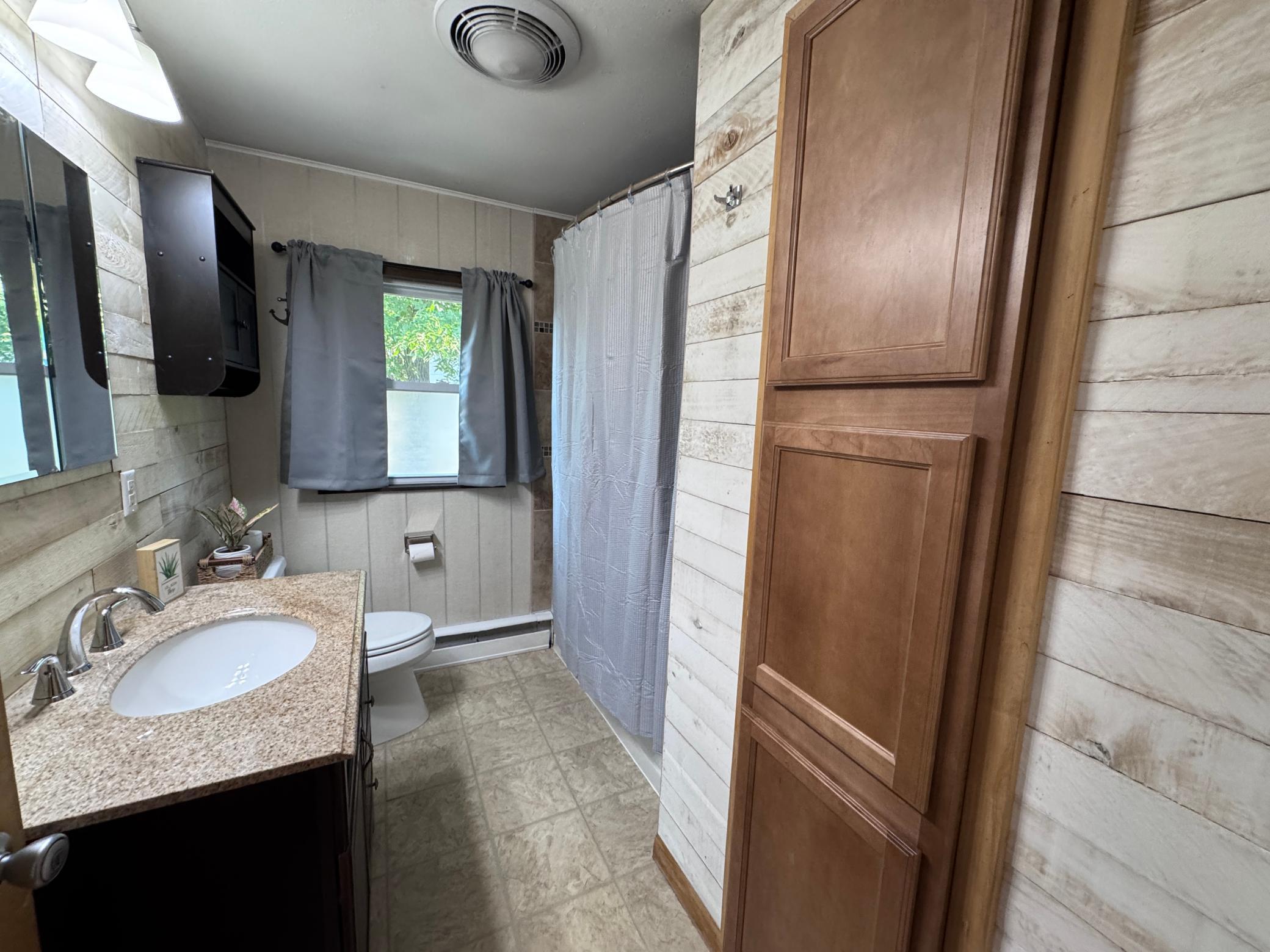 101 2nd Avenue E Property Photo 8