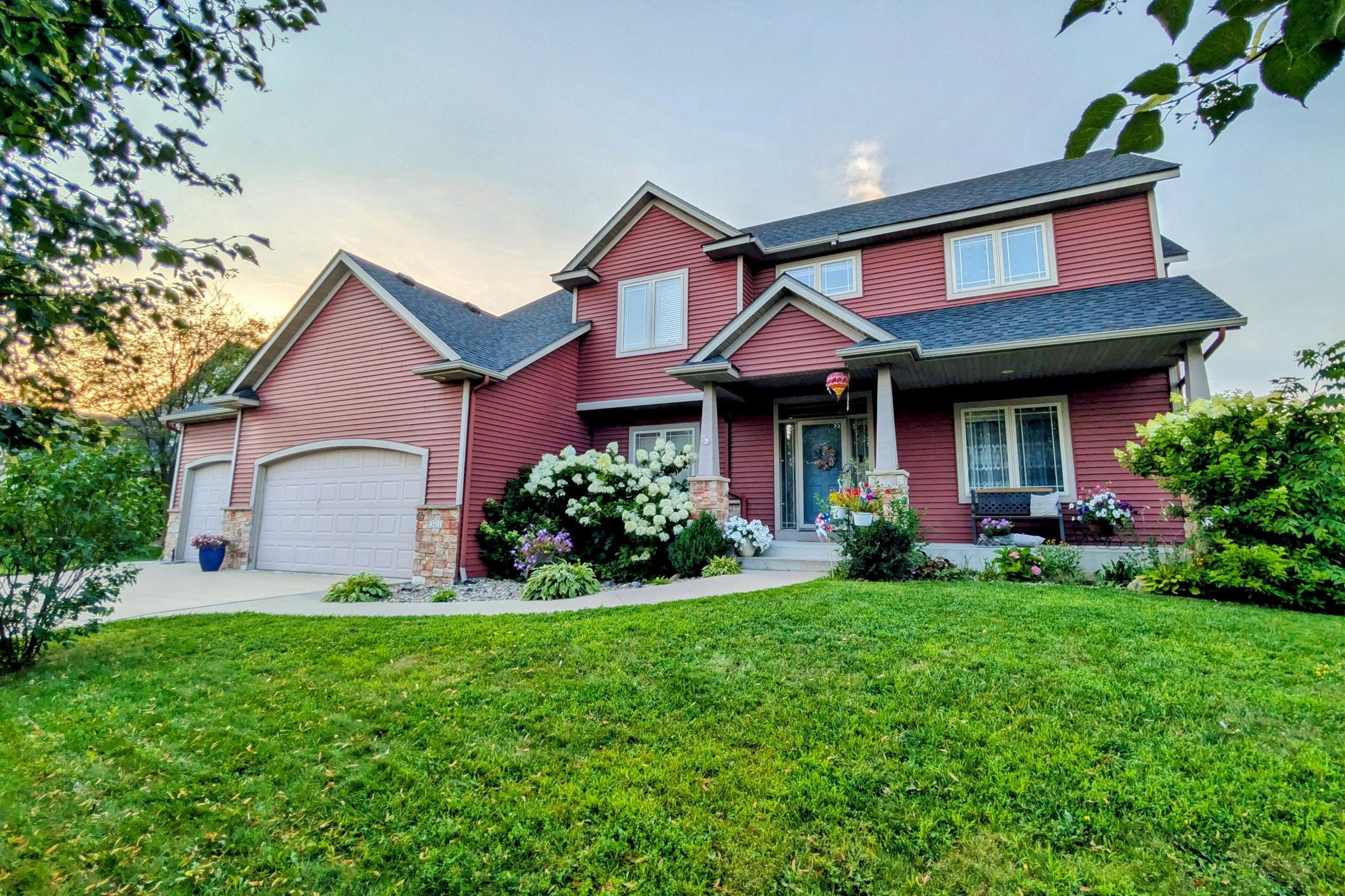 3411 Tralee Lane Ne Property Photo 1