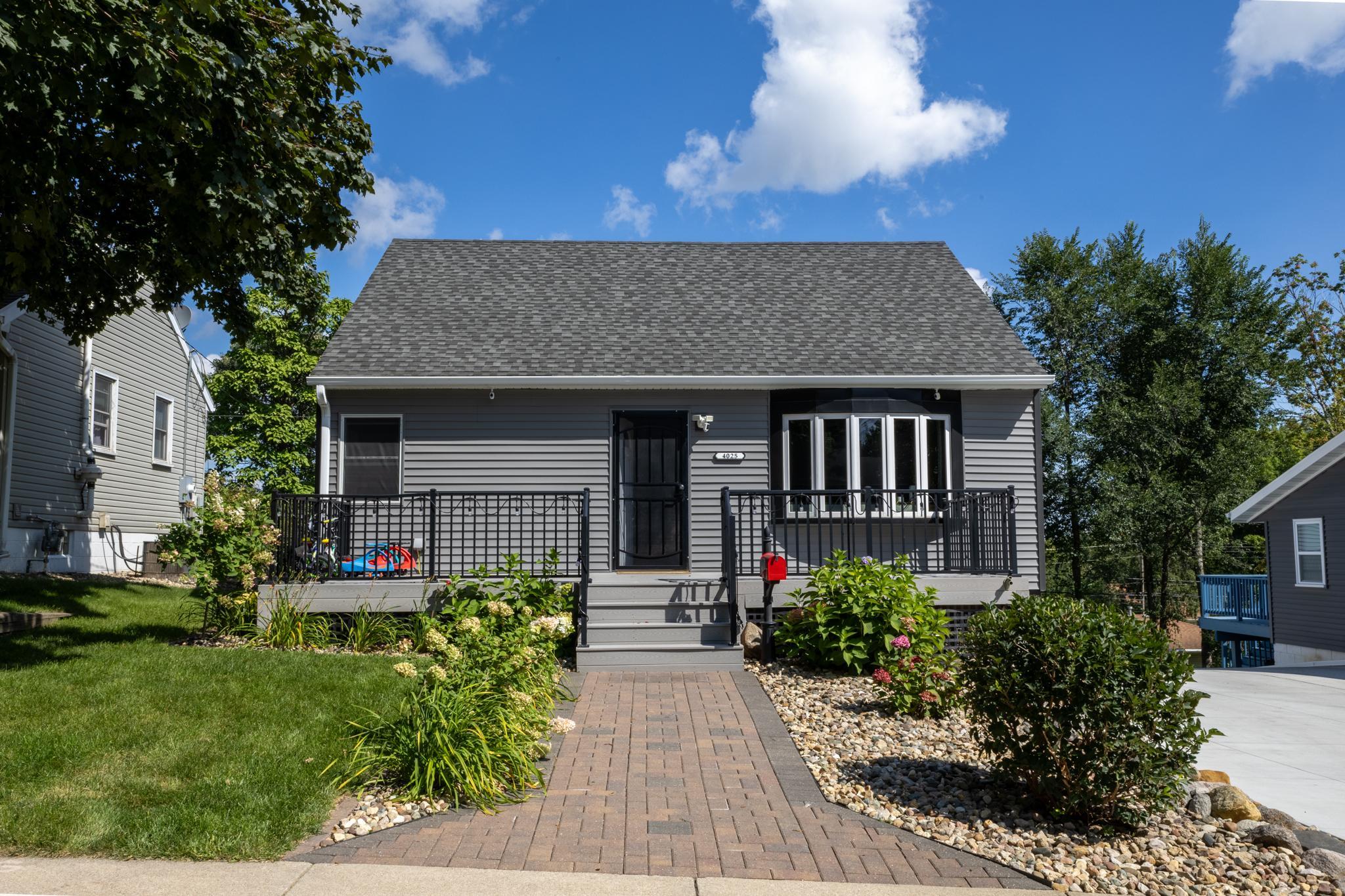 4025 7th Place Nw Property Photo 1
