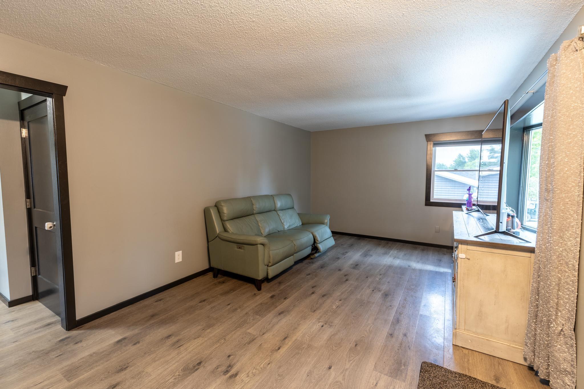 4025 7th Place Nw Property Photo 5