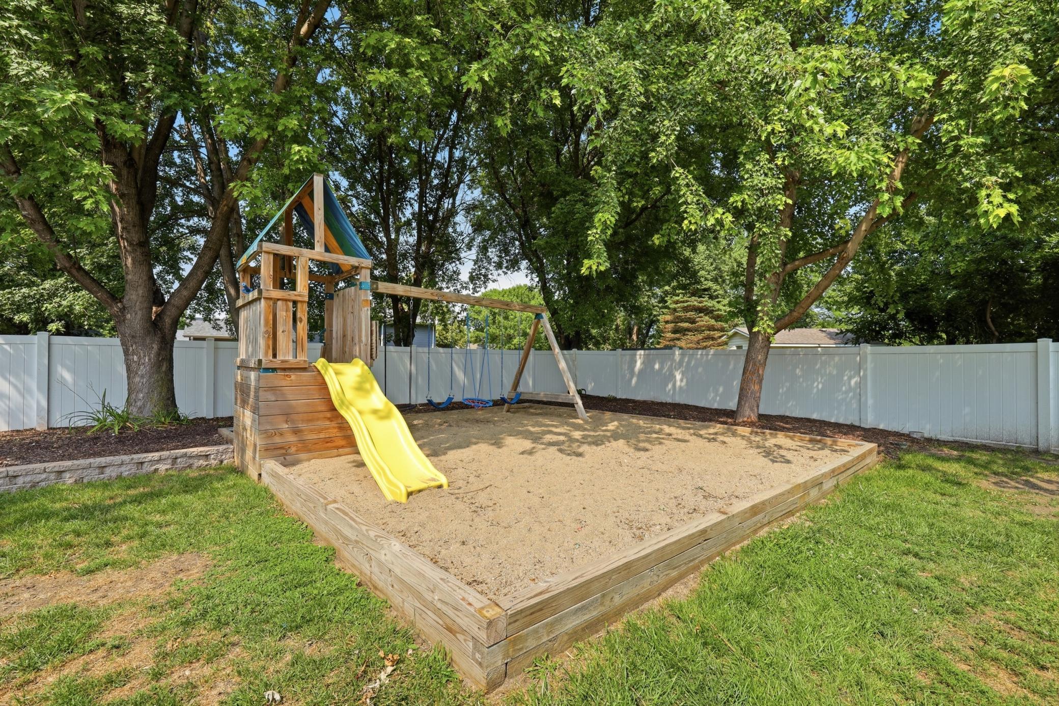 636 Shady Creek Circle Property Photo 31
