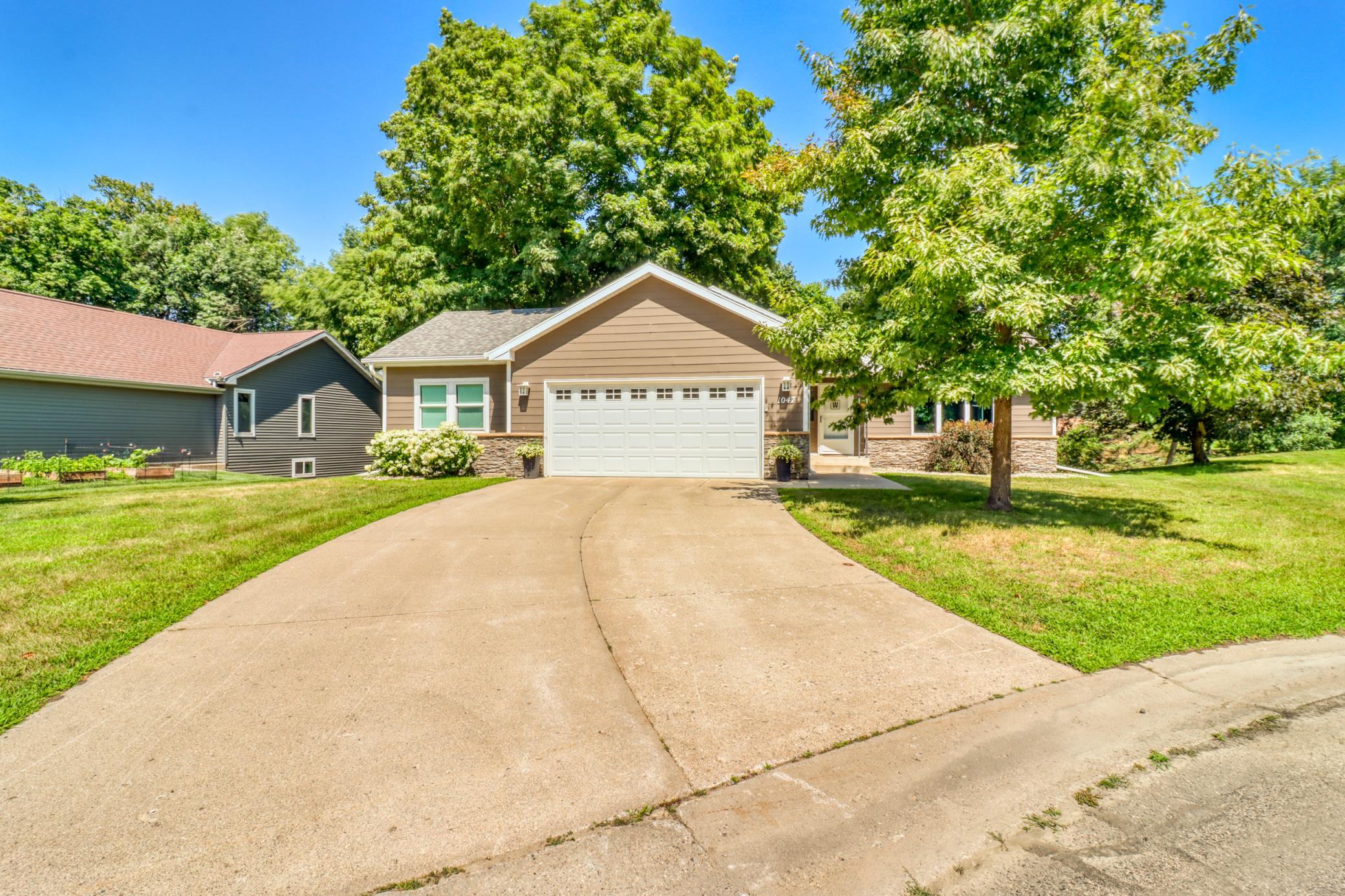 1047 Highwood Circle Property Photo 1